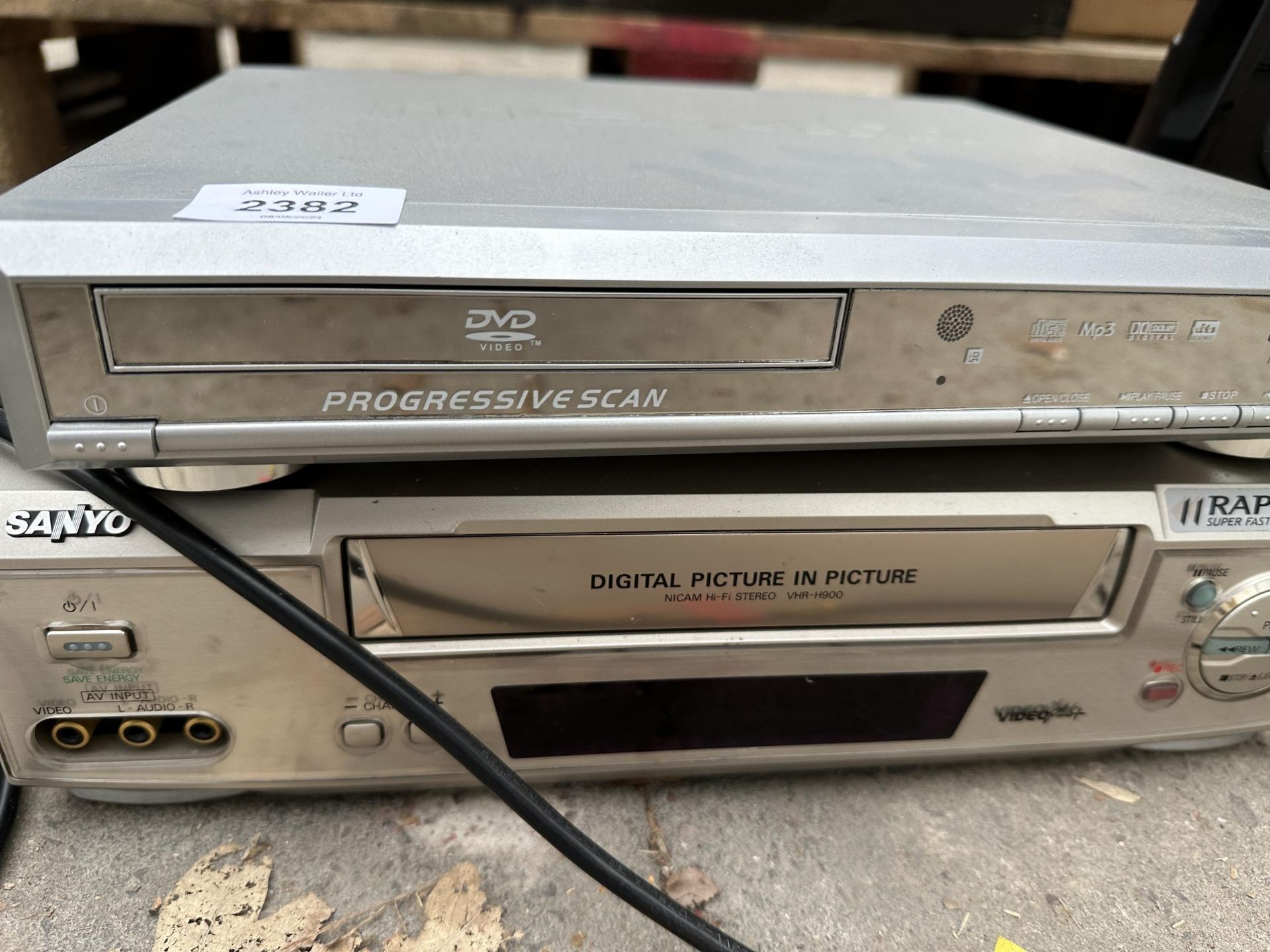 A MAXIM DVD PLAYER AND A SANYO VHS PLAYER - Image 2 of 2