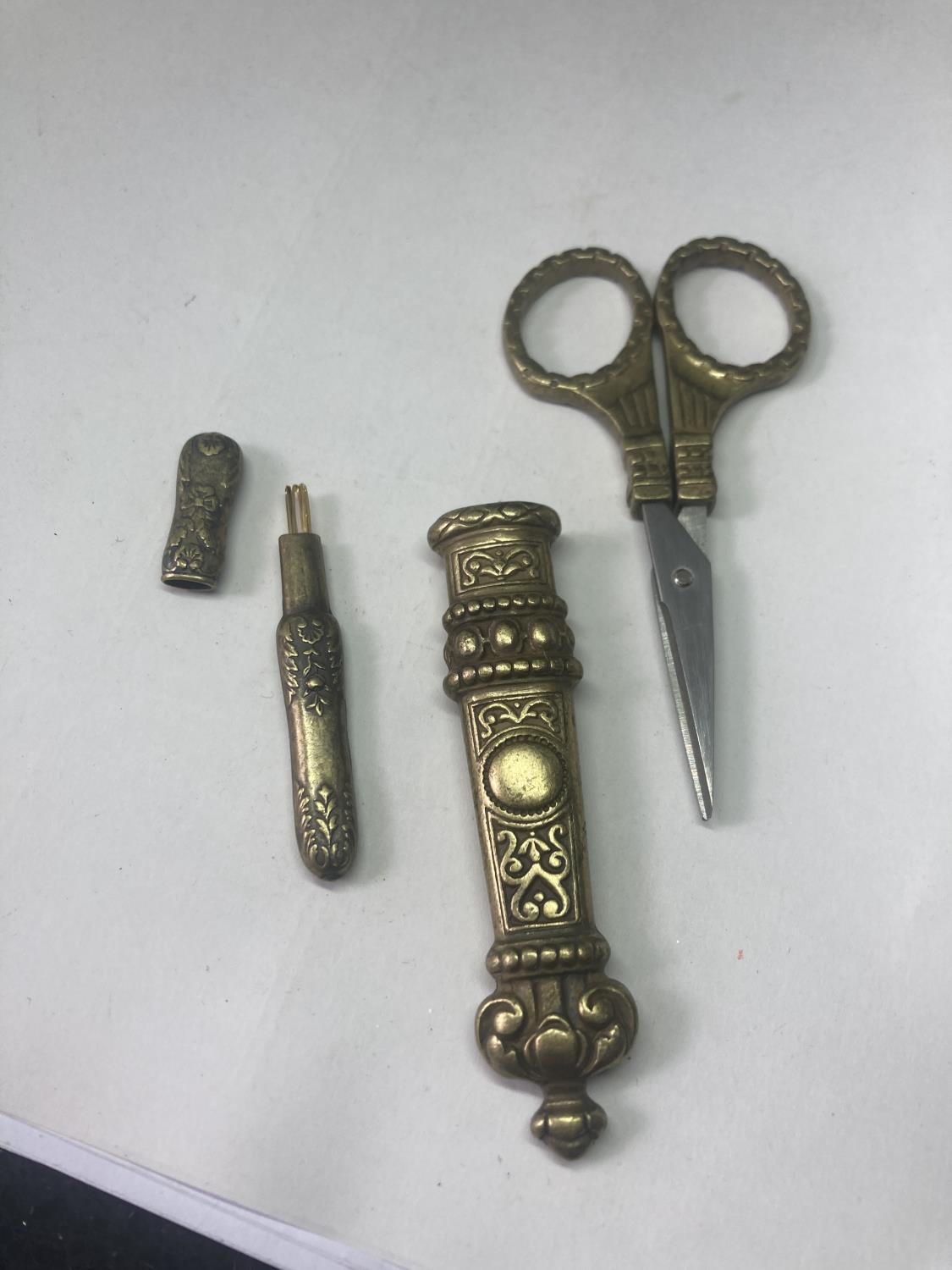 A PAIR OF DECORATIVE BRASS DRESS MAKING SCISSORS AND A NEEDLE CASE - Image 2 of 8