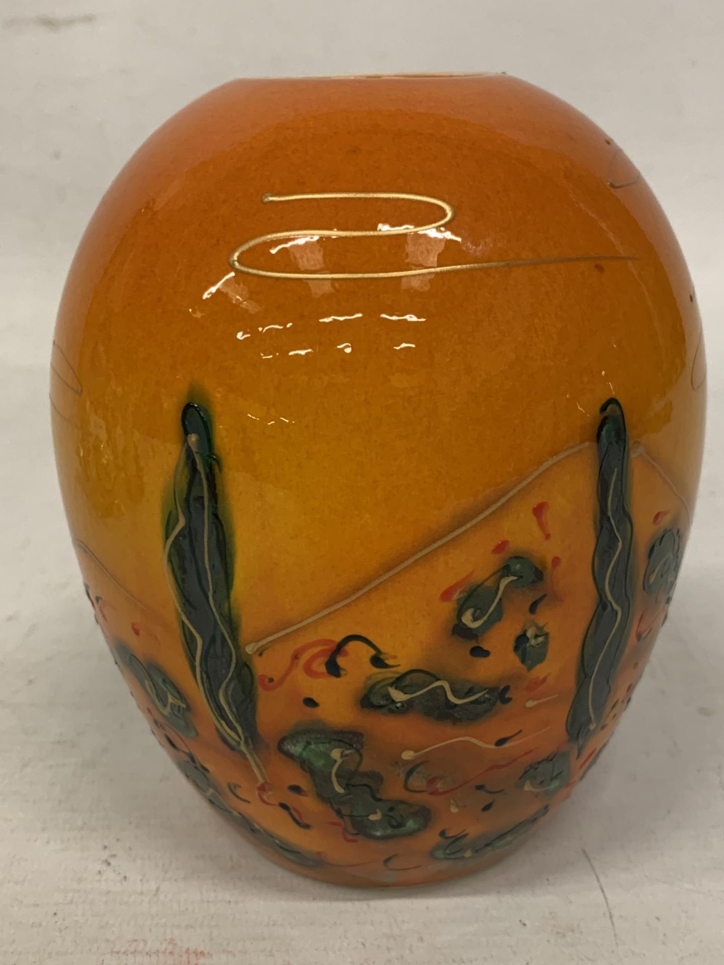 AN ANITA HARRIS TUSCANY VASE SIGNED IN GOLD - Image 3 of 4