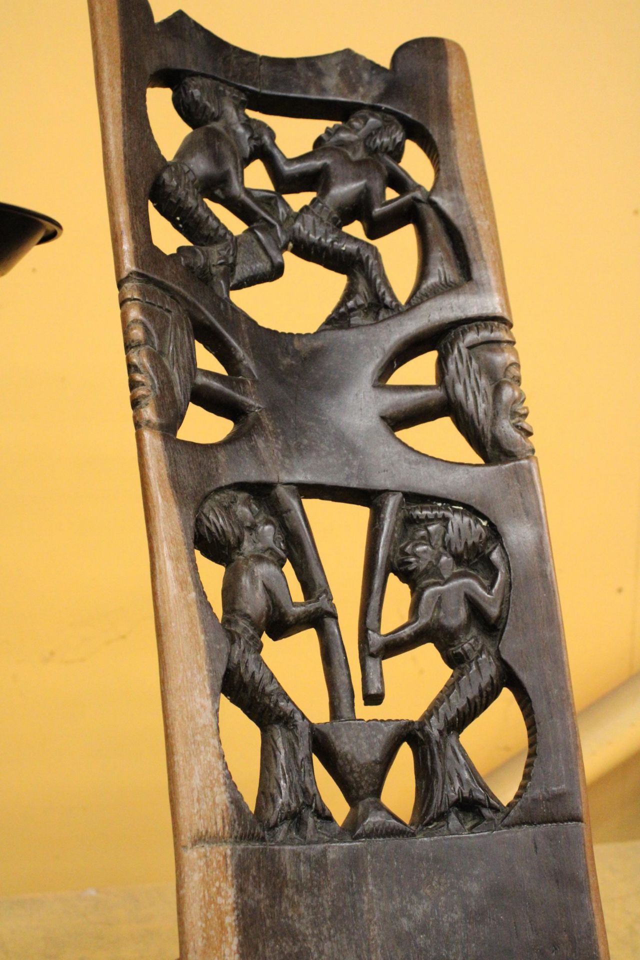 A VERY HEAVY CARVED AFRICAN BIRTHING CHAIR -APPROXIMATELY 91M - Image 2 of 3
