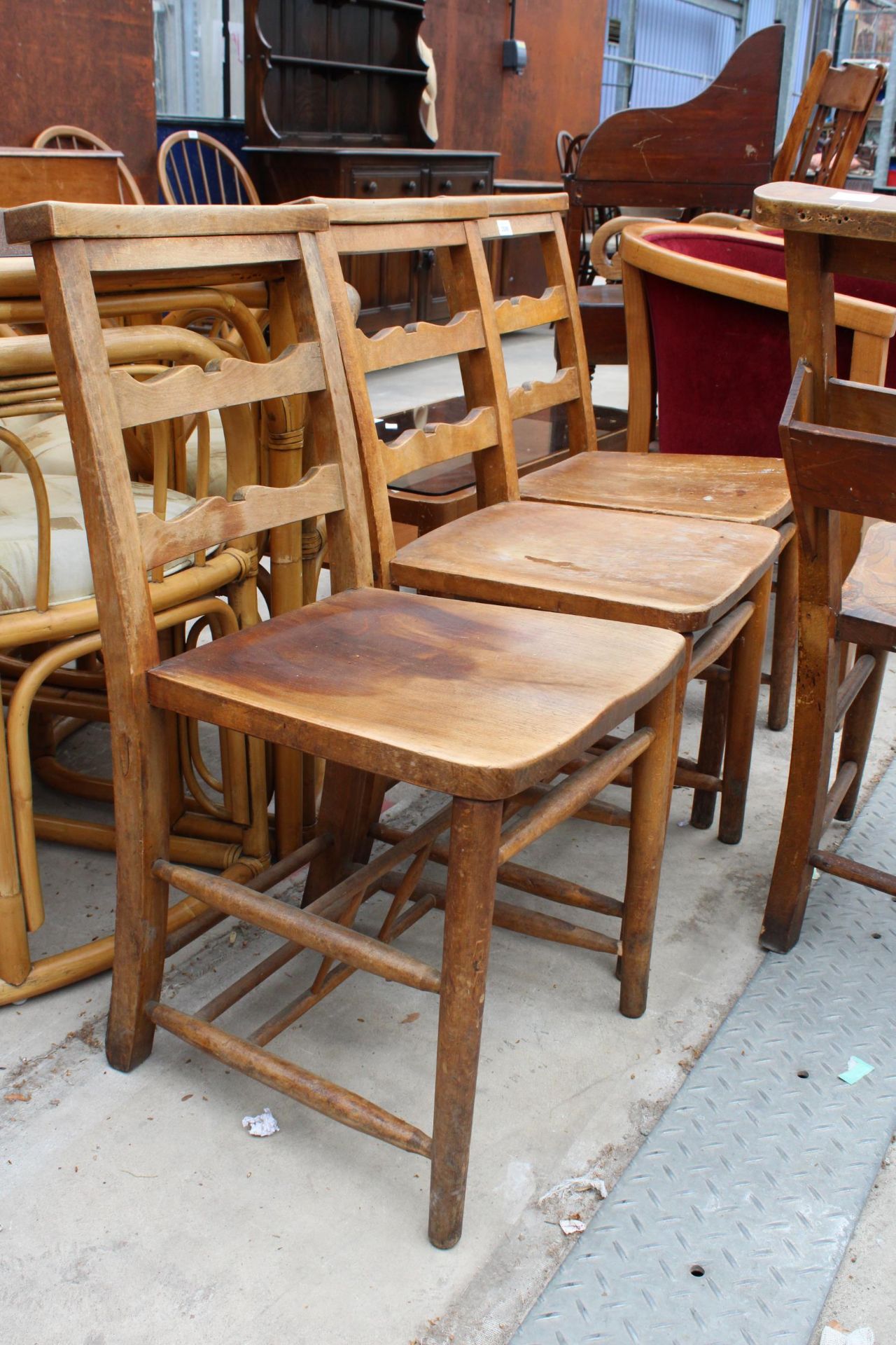 A SET OF FOUR FOREMOST FURNITURE UPHOLSTERED TUB CHAIRS - Image 4 of 4