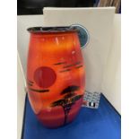 A POOLE POTTERY MANHATTON VASE WITH AFRICAN SKY DESIGN 36CM TALL WITH ORIGINAL BOX