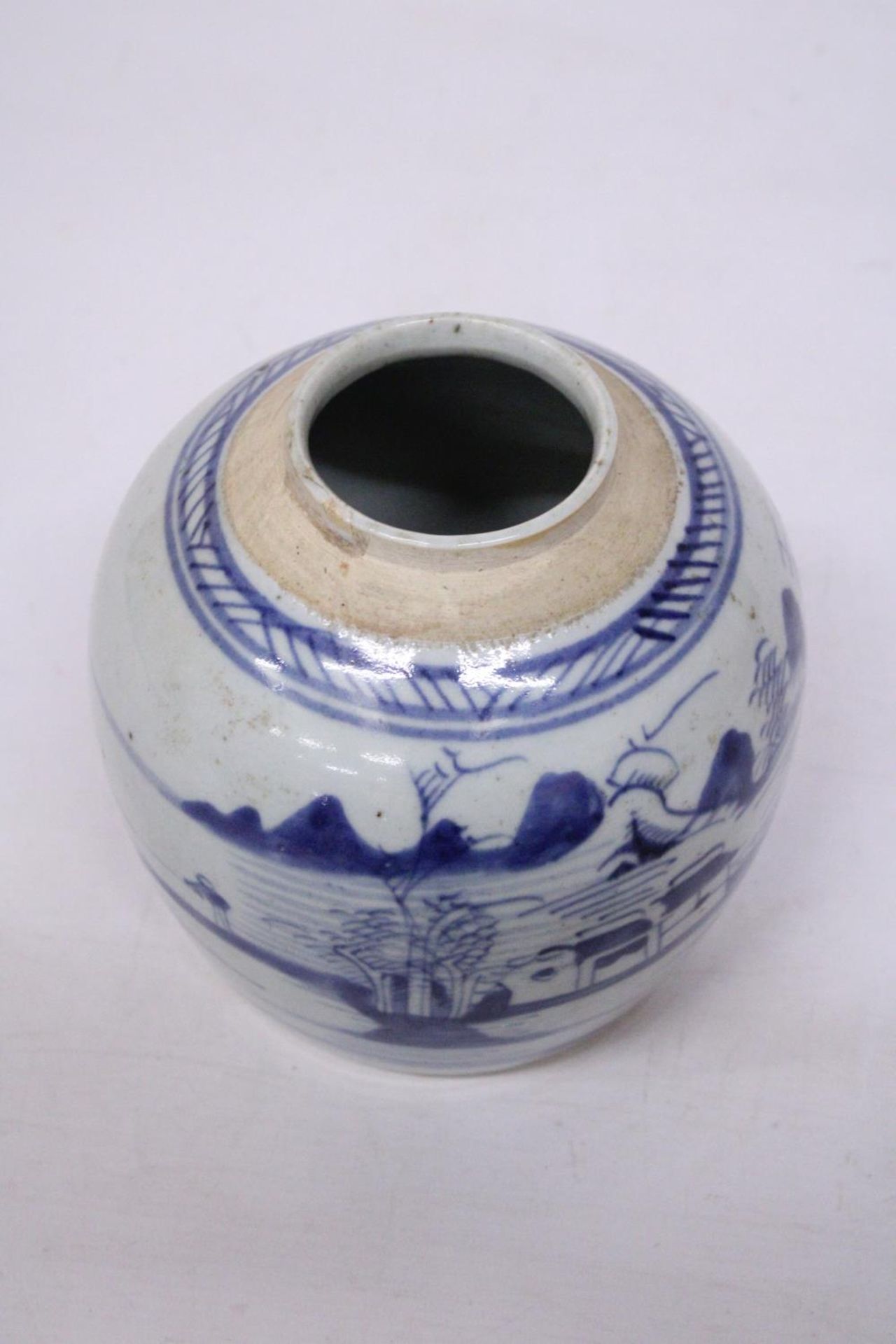 A 19TH CENTURY CHINESE WHITE WITH BLUE UNDERGLAZE GINGER JAR (NO LID) FISHERMAN SCENE - Image 5 of 5