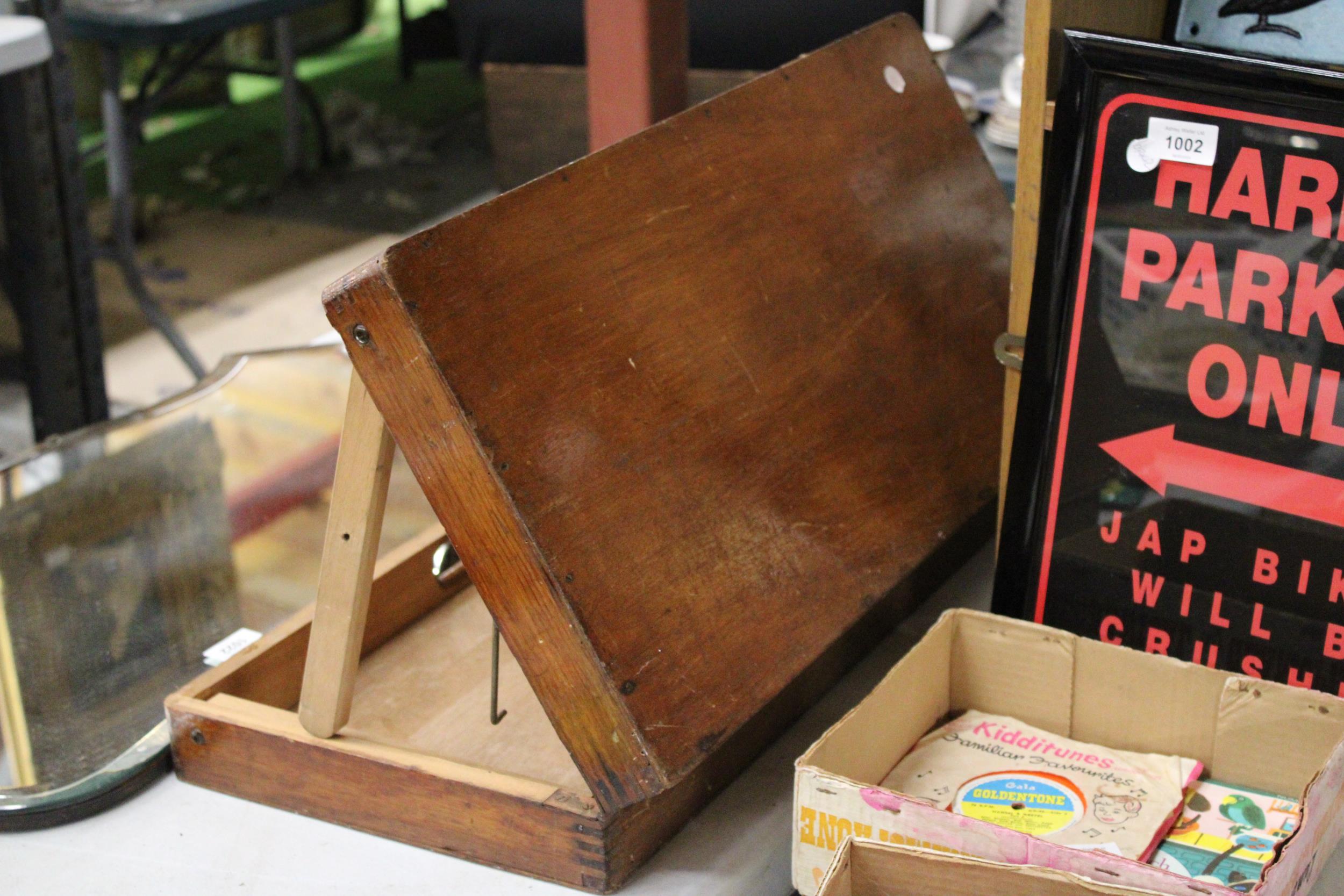 AN EDWARDIAN DOVETAIL METAMORPHIC PICNIC BOX / TABLE - Image 4 of 4