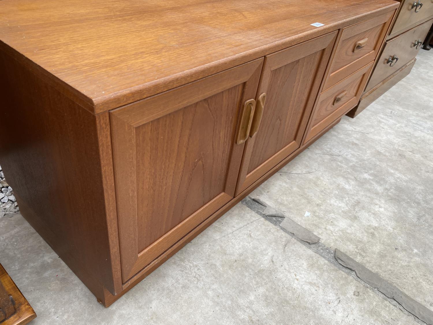 A RETRO TEAK G PLAN SIDEBOARD ENCLOSING TWO CUPBOARDS AND TWO DRAWERS, 52" WIDE - Image 3 of 6