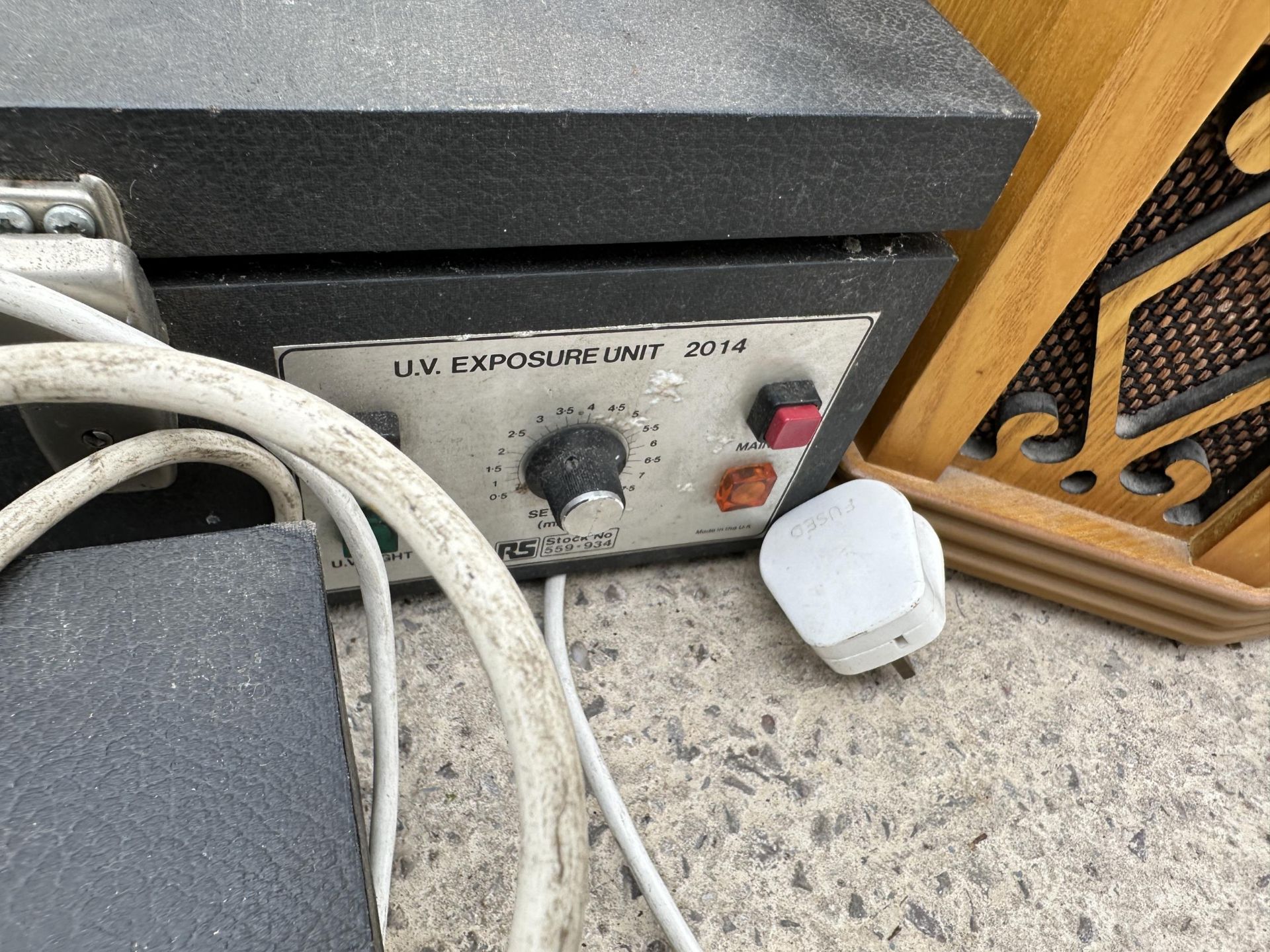 TWO UV EXPOSURE UNITS AND A RECORD PLAYER - Image 3 of 5