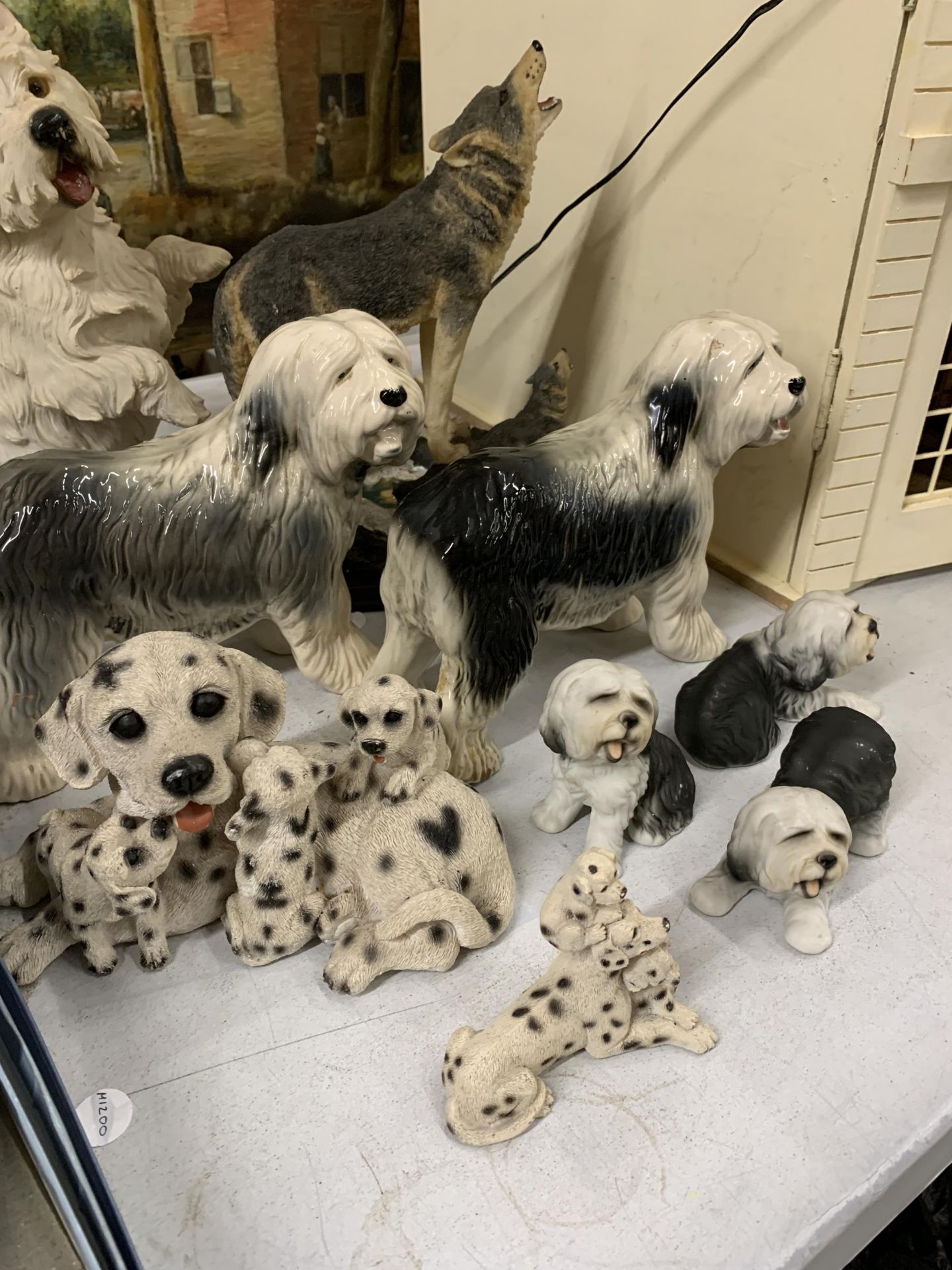A QUANTITY OF NINE DOG RELATED ORNAMENTS TO INCLUDE WESTIES, DALMATIANS, SHEEPDOGS ETC - Image 4 of 4