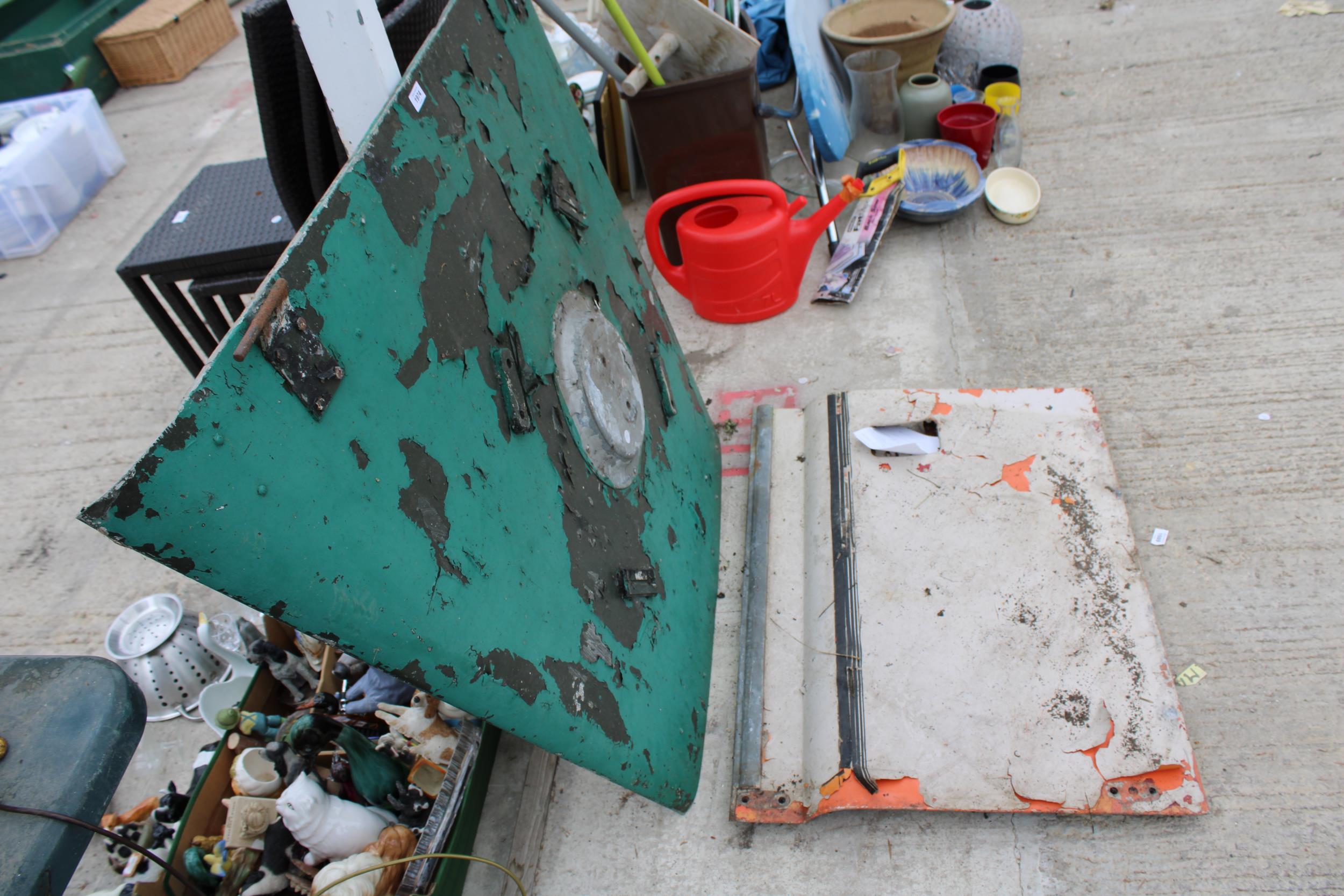 A LANDROVER SERIES II BONNET AND DOOR BOTTOM - Image 2 of 2