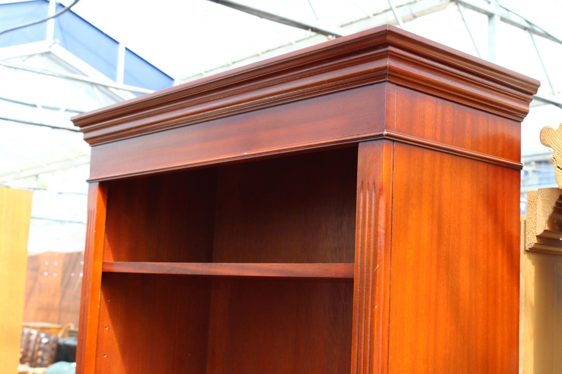A MODERN MAHOGANY SIX TIER OPEN BOOKCASE, 33" WIDE - Image 2 of 3