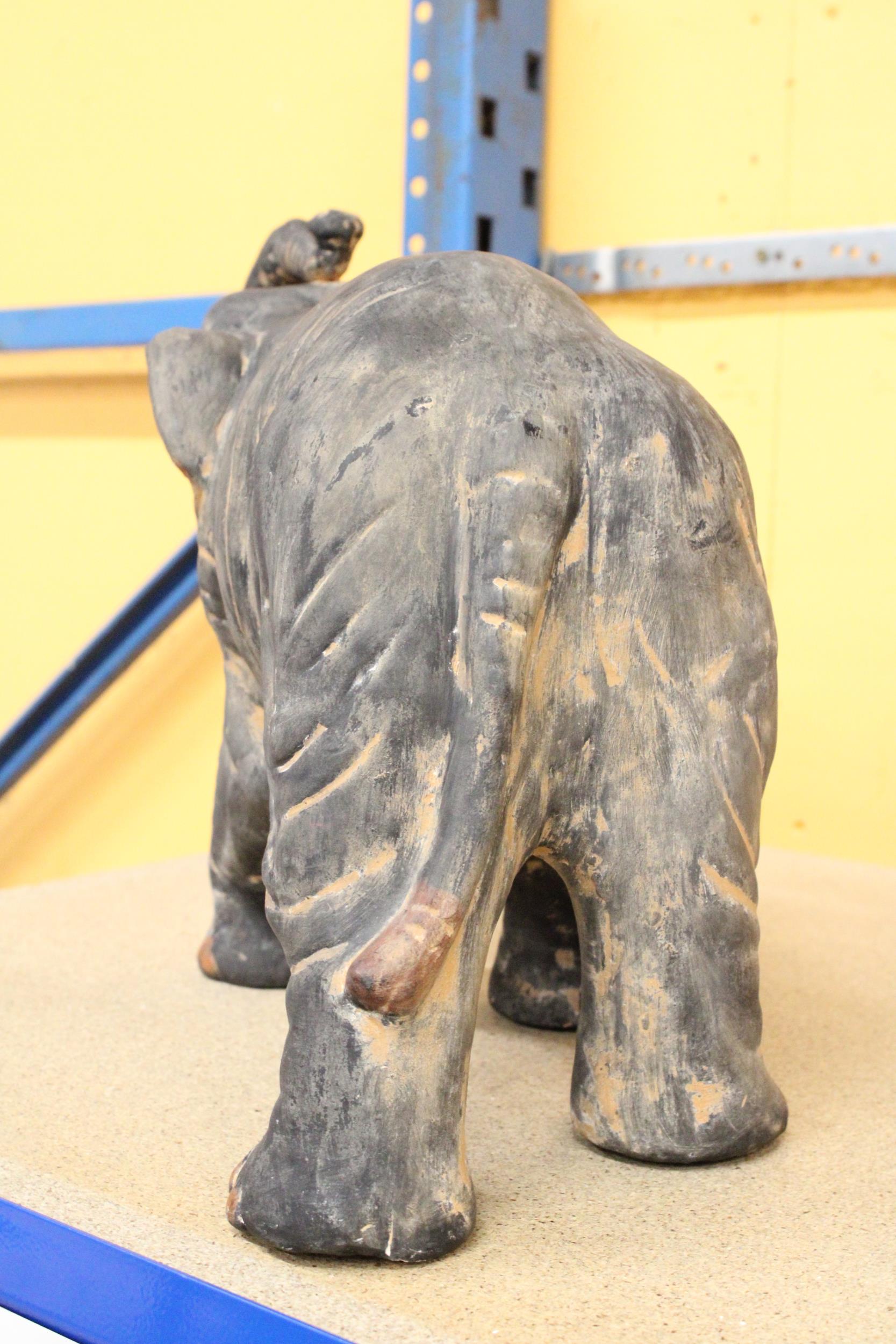 A LARGE STONE WARE ELEPHANT ORNAMENT - Image 4 of 4