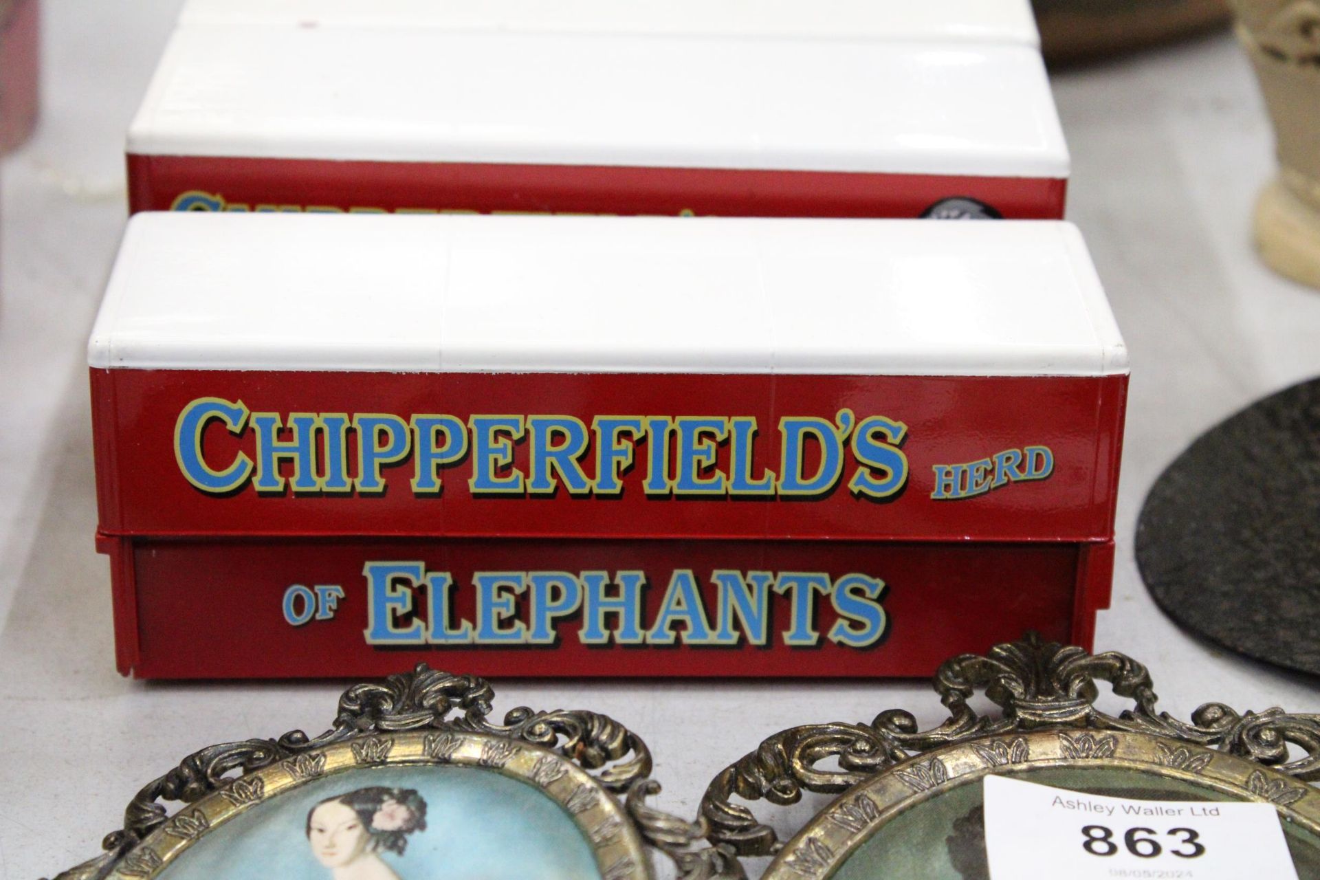 FOUR TOY METAL BILLY SMARTS AND CHIPPERFIELDS CIRCUS CONTAINERS - Image 2 of 5
