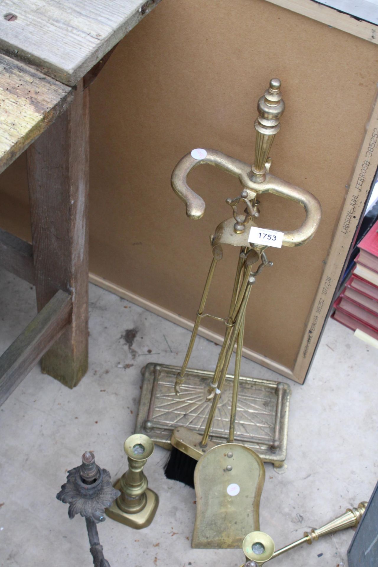 A BRASS COMPANION SET, TWO BRASS CANDLESTICKS AND A LIGHT FITTING ETC - Image 2 of 3