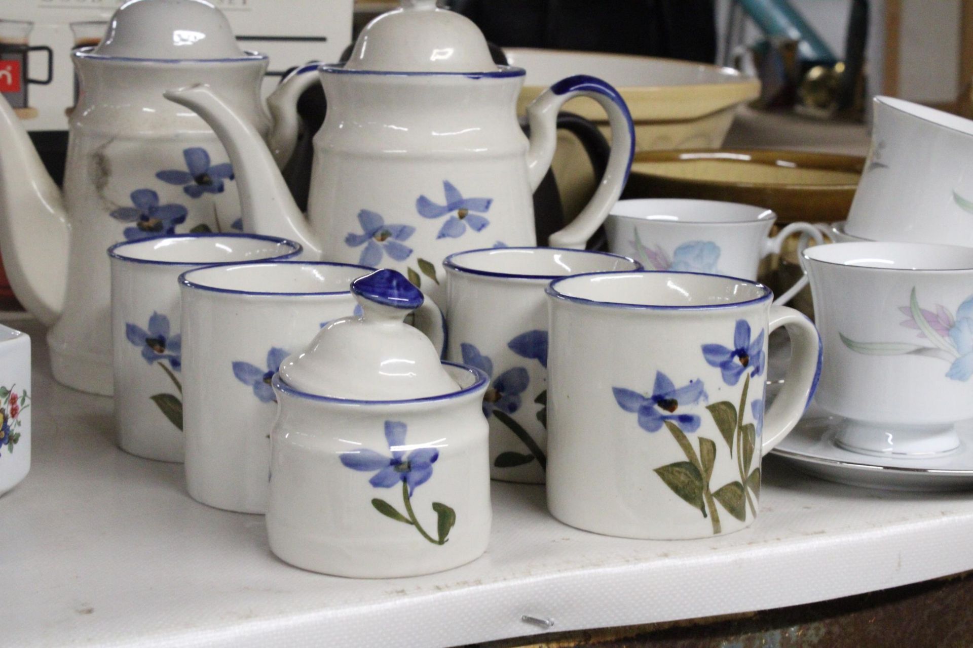 TWO VINTAGE HANDPAINTED COFFEPOTS TO INCLUDE MUGS AND LIDDED SUGAR BOWL, BODUM GOOD MORNING SET, - Image 2 of 7