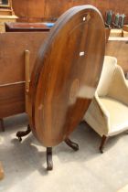 A VICTORIAN WALNUT AND INLAID OVAL LOO TABLE, 46" X 31"