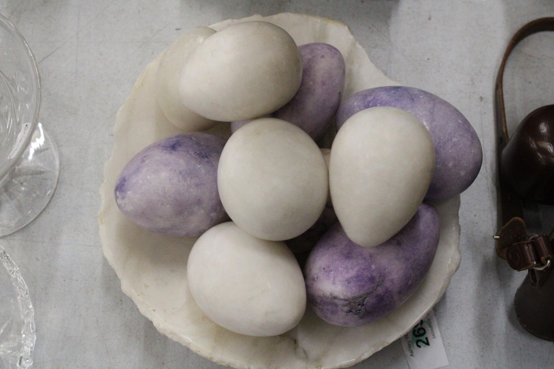 A COLLECTION OF ALABASTER EGGS IN AN ALABASTER BOWL - Image 2 of 4