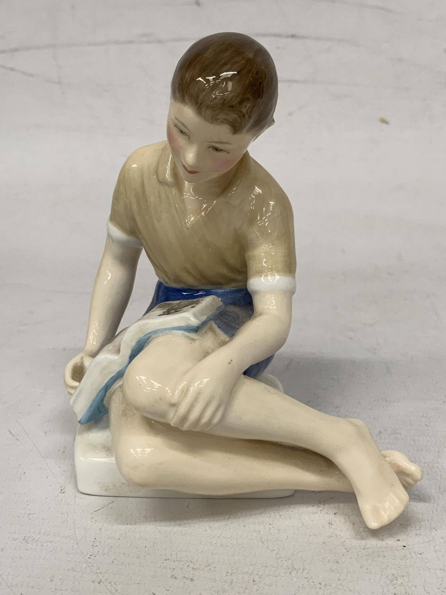 A ROYAL DOULTON FIGURE "TREASURE ISLAND" HN 2243