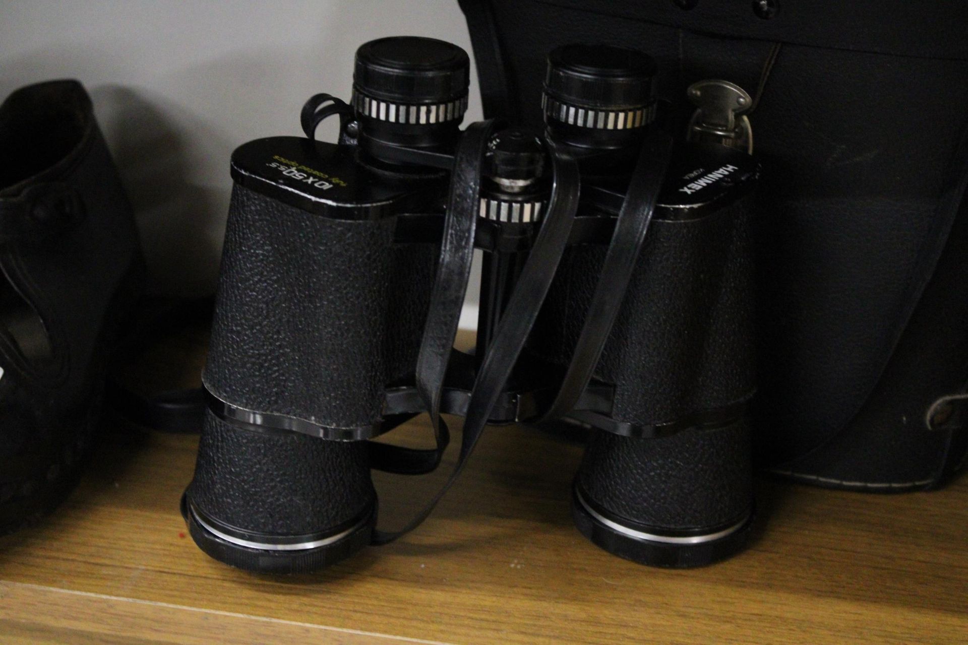 A CASED PAIR OF HANIMEX 10 X 50 BINOCULARS - Image 4 of 6