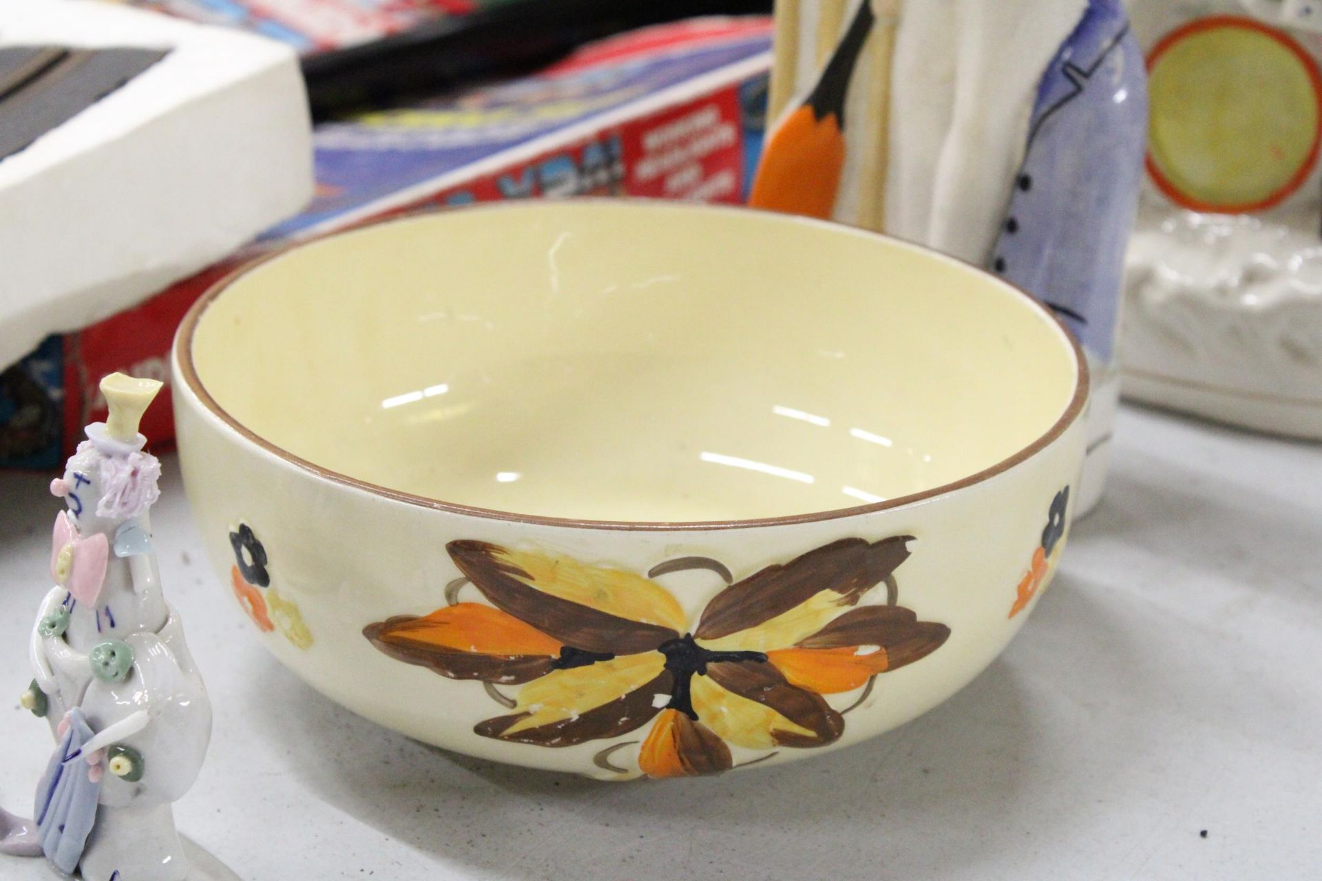 TWO VINTAGE STAFFORDSHIRE FLATBACKS TO INCLUDE A CRICKETER, A MYOTT AND SONS HANDPAINTED BOWL AND - Image 3 of 5