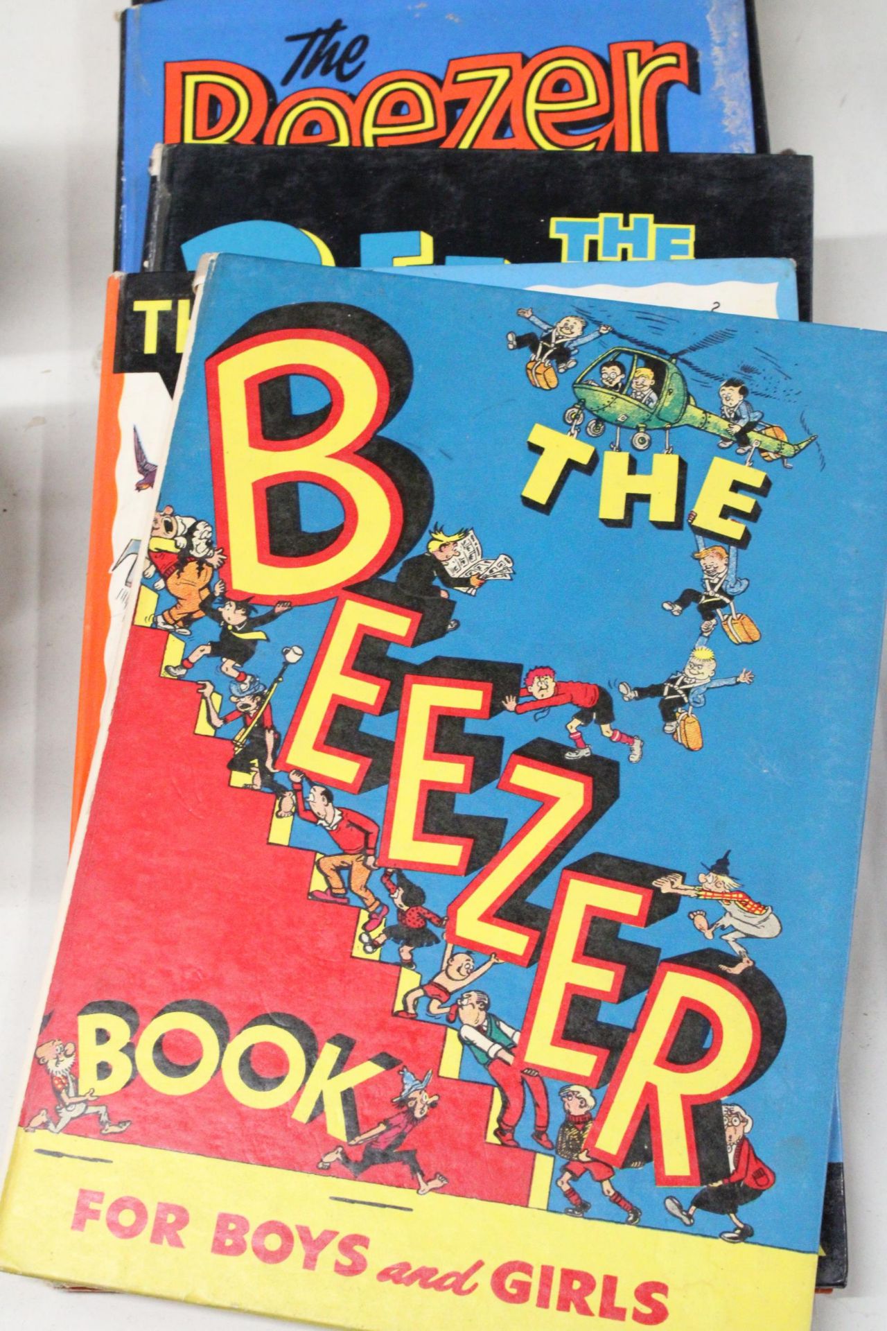 FIVE TOPPER ANNUALS - FOUR FROM THE 1950'S - AND FOUR BEEZER ANNUALS 1957-1985 - Image 2 of 4