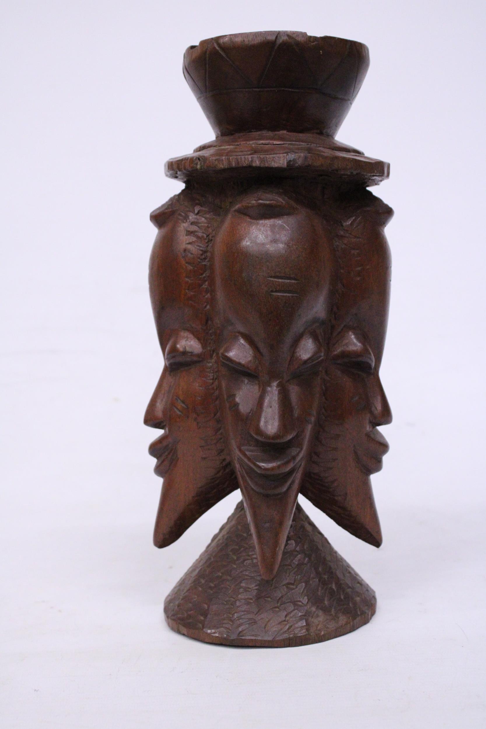 A LARGE WOODEN TRIBAL CARVING - Image 3 of 5