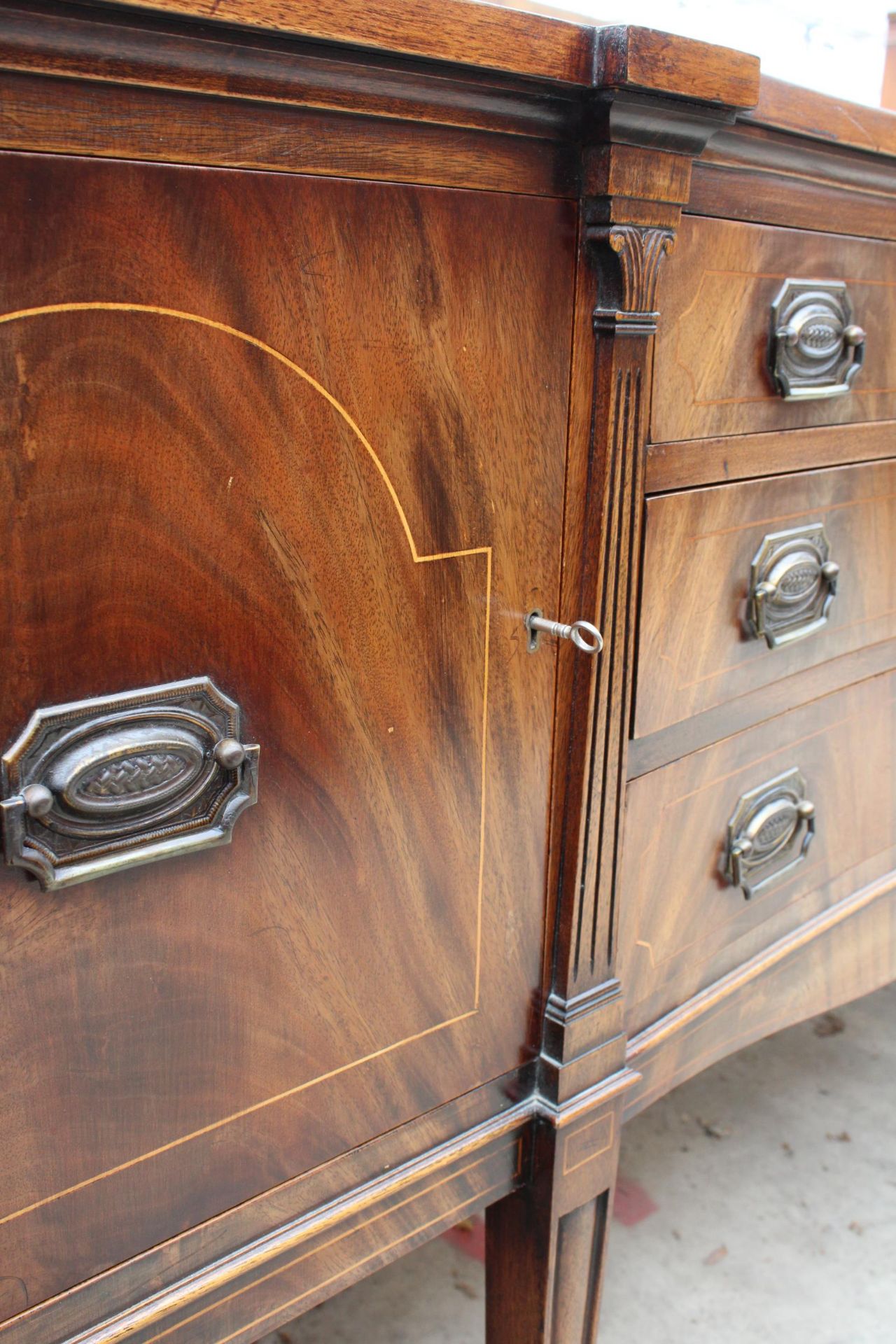 A REGENCY STYLE, MAHOGANY CROSSBANDED AND INLAID SIDEBOARD ON TAPERING LEGS, 63" WIDE - Image 7 of 8