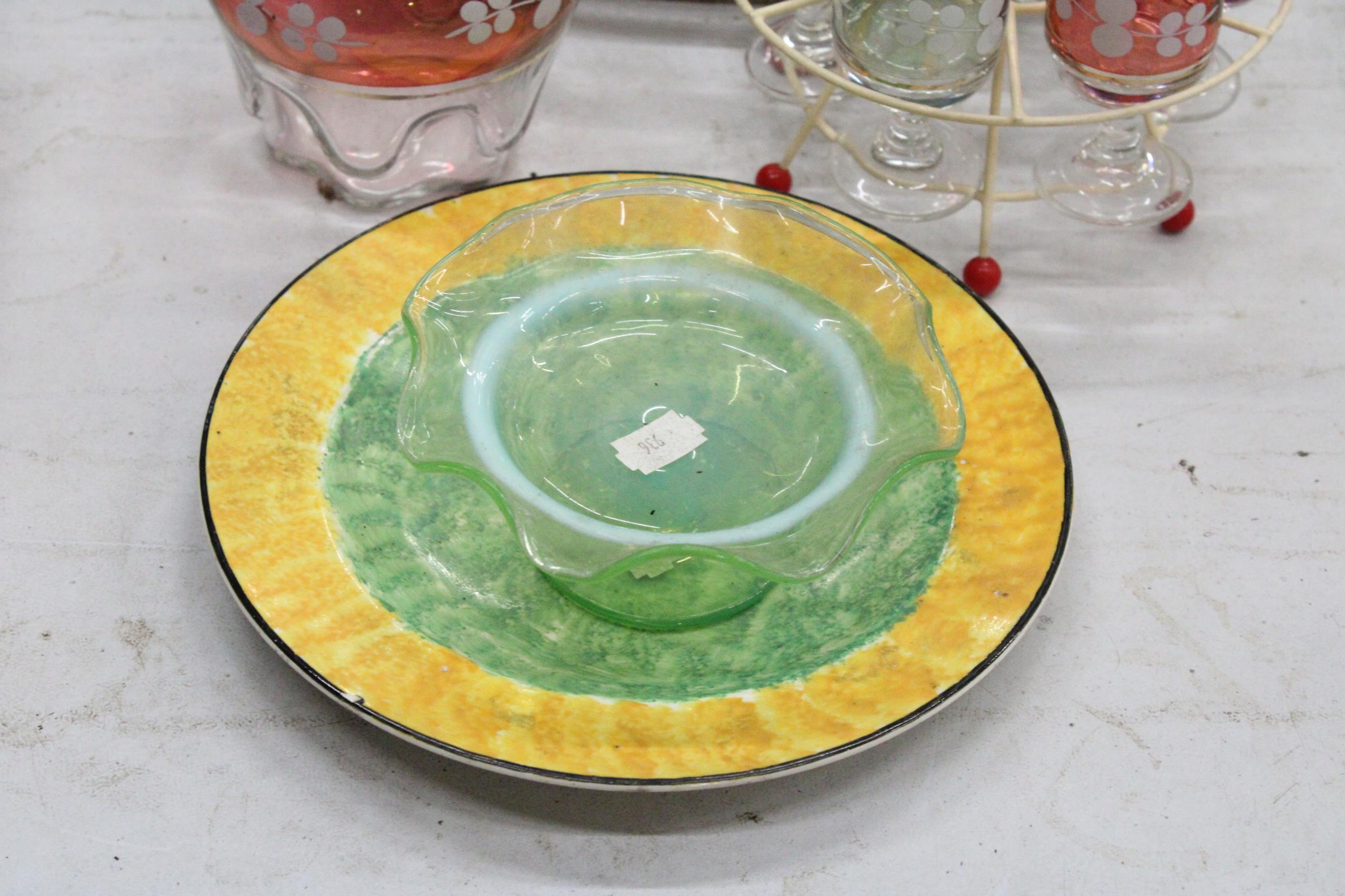 A MIXED LOT TO INCLUDE TWO SILVER PLATED TRAYS, A SET OF SIX COLOURED GLASSES ON A STAND, A PAIR - Image 2 of 6