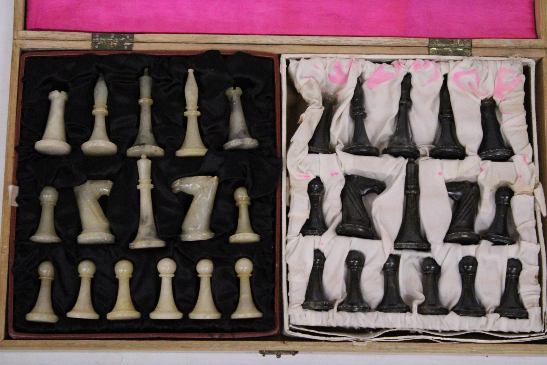 A CHINESE CASED AND BOXED CHESS SET WITH JADEITE PIECES - Image 4 of 6
