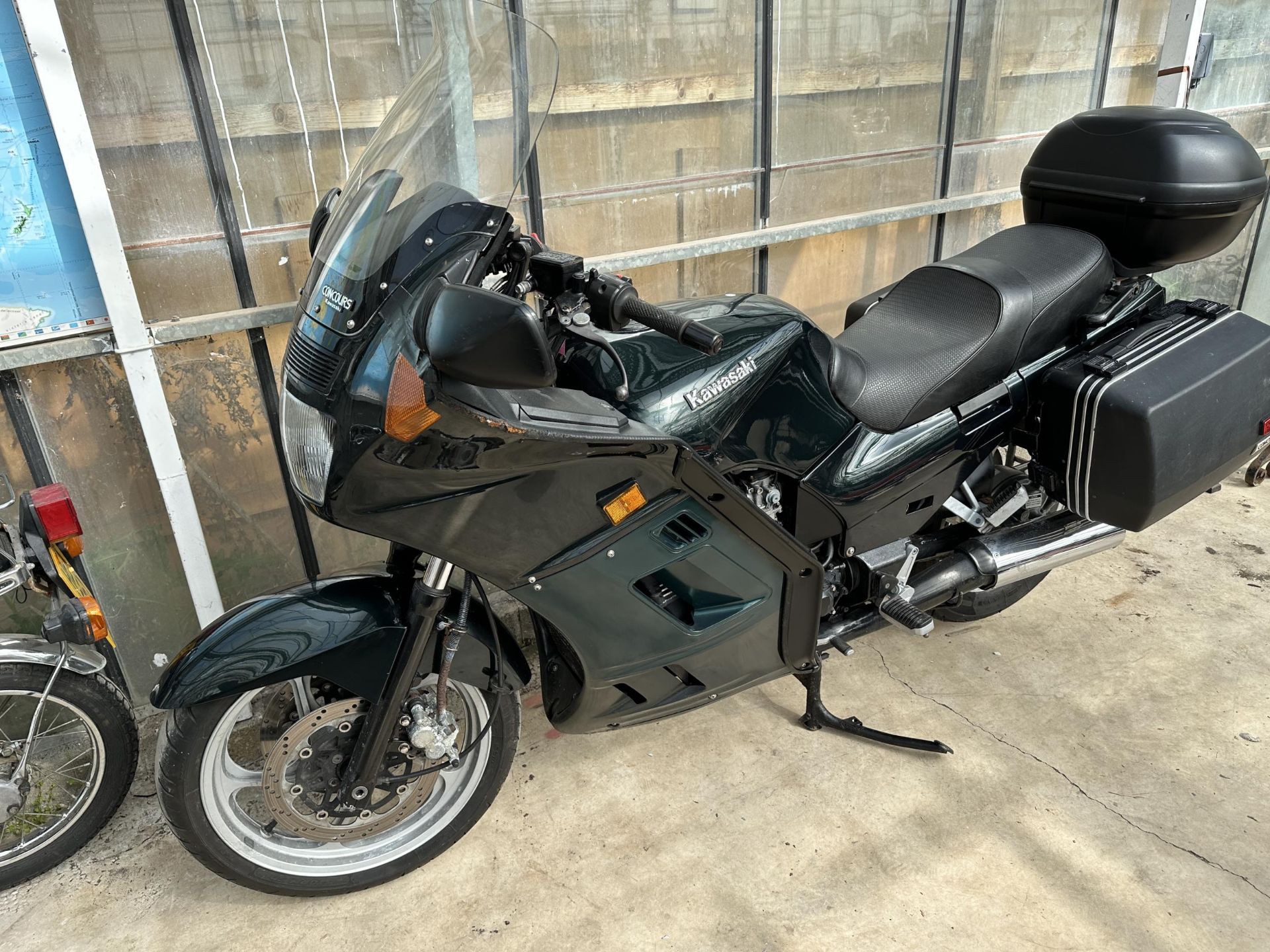 A 1997 KAWASAKI GTR 1000 CONCOURS MOTORCYCLE, 1000 CC, 61325 MILES, NEW BATTERY, MOT UNTIL 29TH
