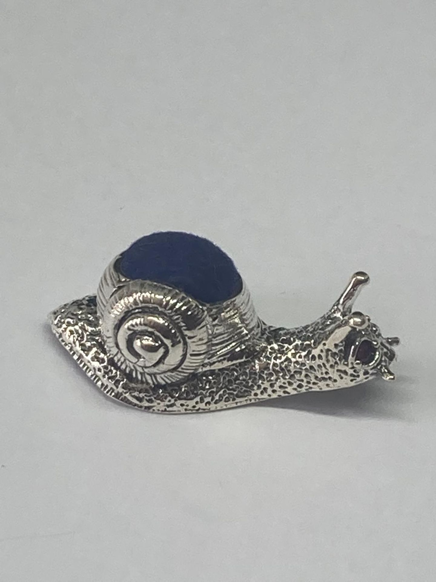A MARKED SILVER PIN CUSHION IN THE FORM OF A SNAIL - Image 2 of 6