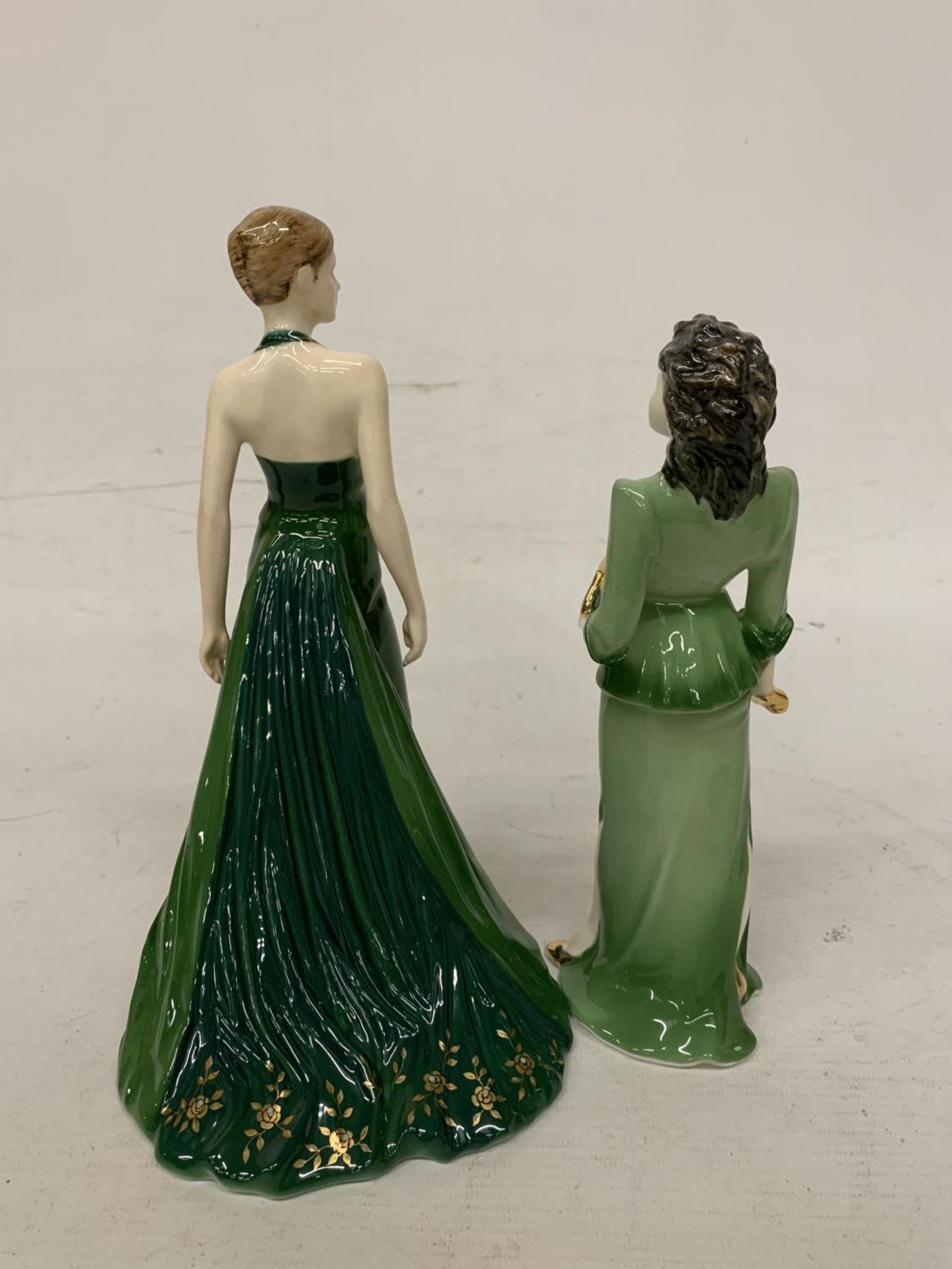 TWO COALPORT FIGURINES "VIVIEN" FROM THE WESTEND GIRLS COLLECTION (1992) AND "SAMANTHA" FIGURE OF - Image 3 of 5