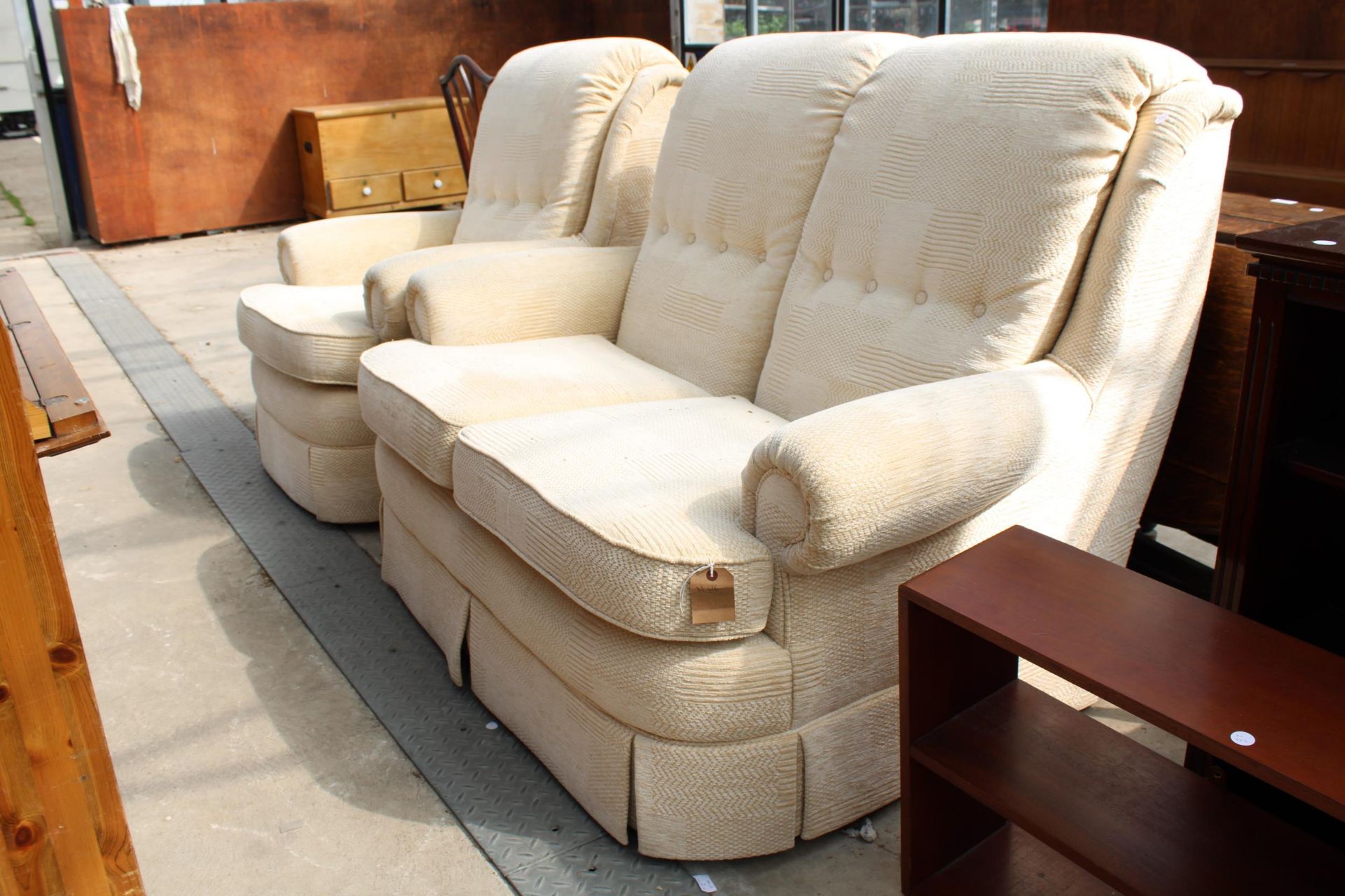 A MODERN G.PLAN TWO SEATER SETTEE AND MATCHING EASY CHAIR - Image 3 of 3