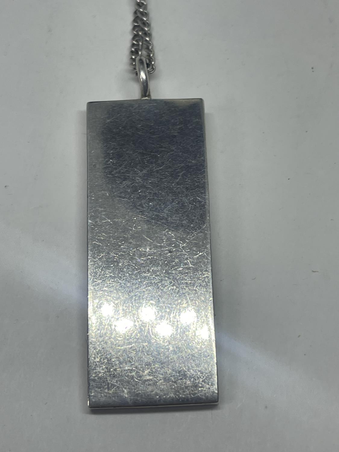 A SILVER INGOT NECKLACE - Bild 3 aus 3