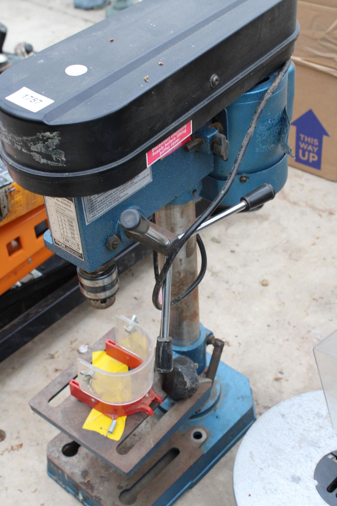 AN ELECTRIC BENCH TOP CLARKE PILLAR DRILL - Image 3 of 3