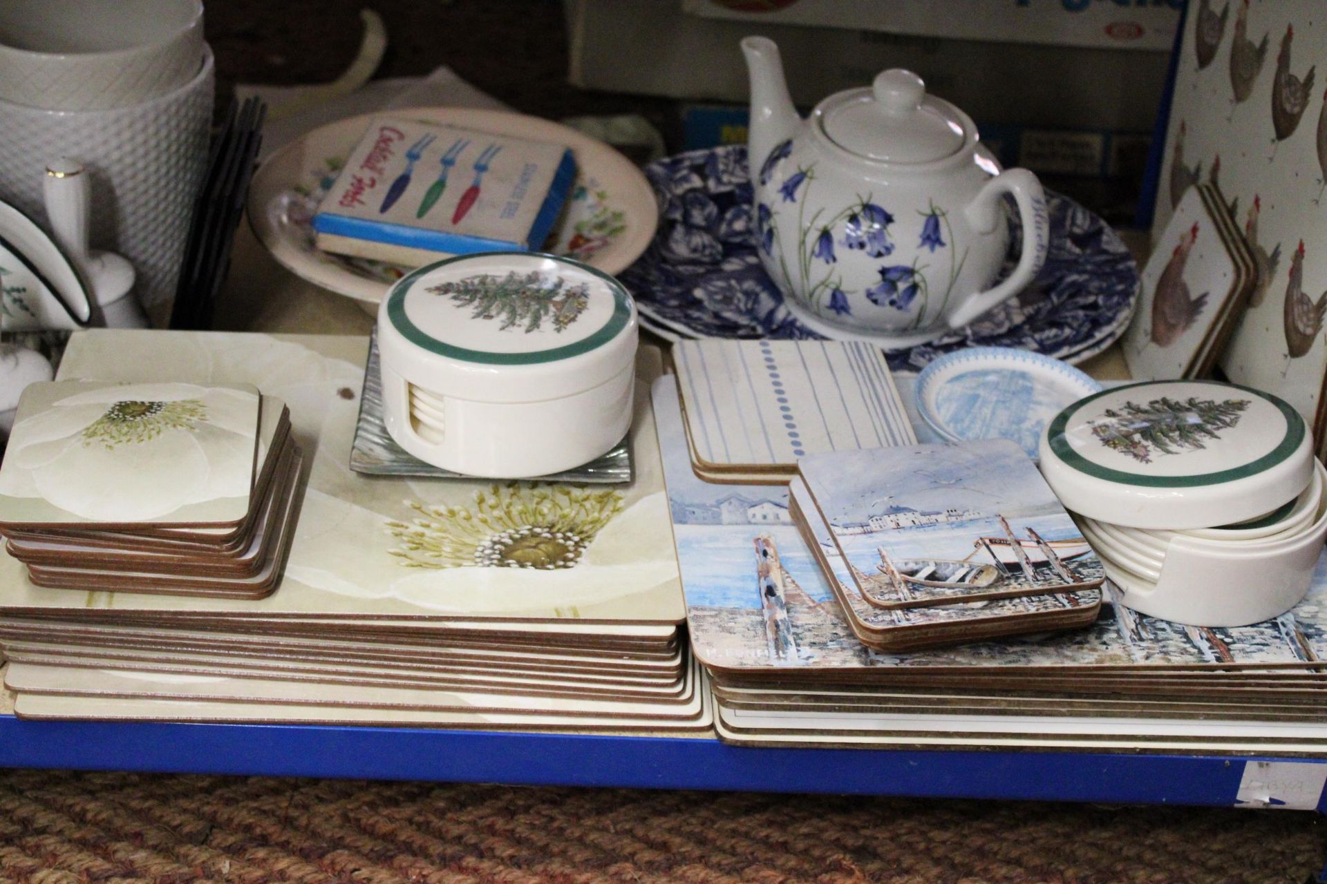 A LARGE MIXED LOT TO INCLUDE PLACEMATS, SPODE COASTERS, TEAPOTS, PLANTERS, ETC., - Image 4 of 6