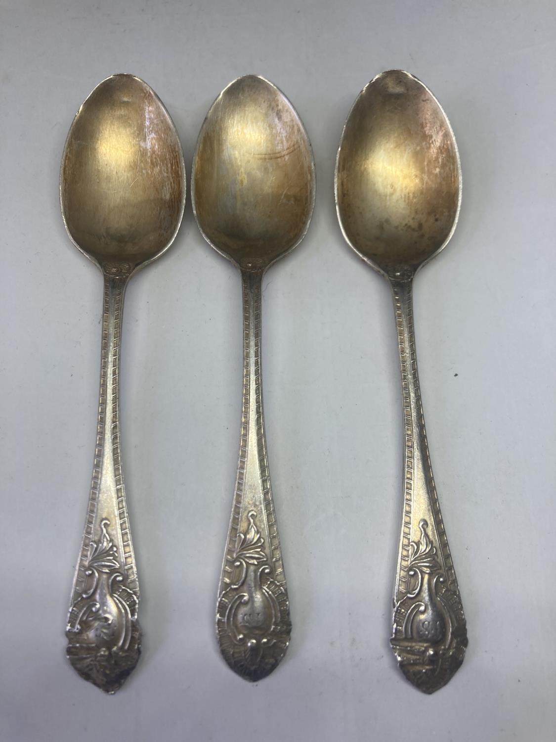 THREE HALLMARKED SHEFFILED SILVER TEASPOONS GROSS WEIGHT 75.65 GRAMS - Image 2 of 6