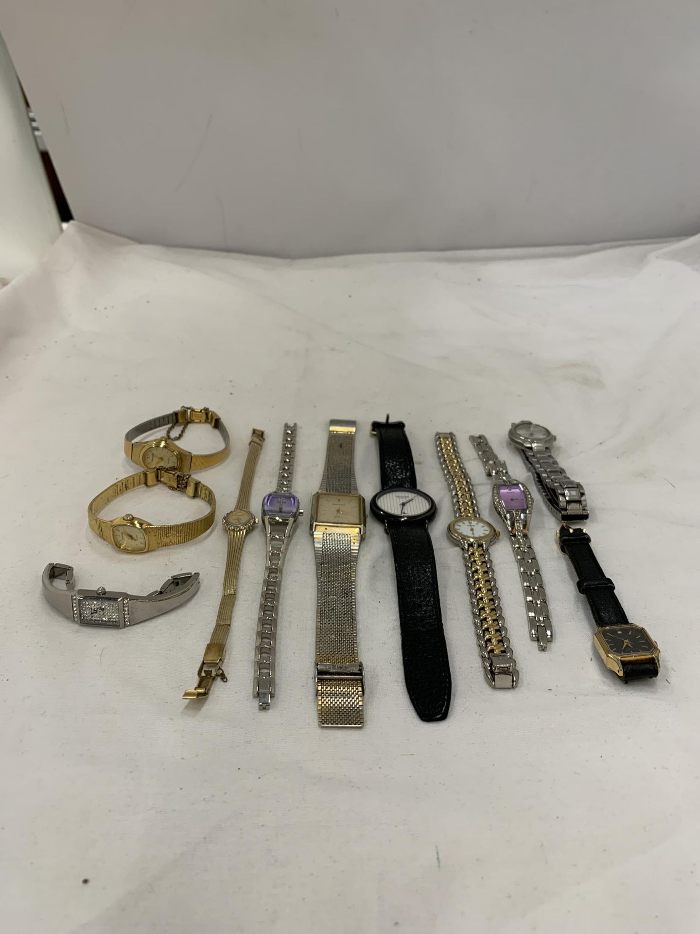 A COLLECTION OF ELEVEN ACCURIST WRISTWATCHES - Image 2 of 3