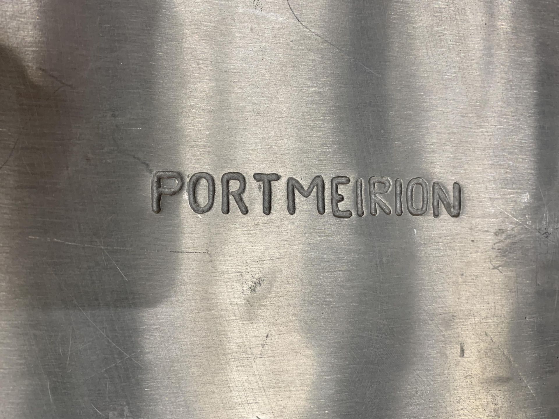 A LARGE CHROMED HEAVY ALUMINIUM CONCAVE TRAY BY PORTMERION - 14 X 14 INCH - Bild 3 aus 3