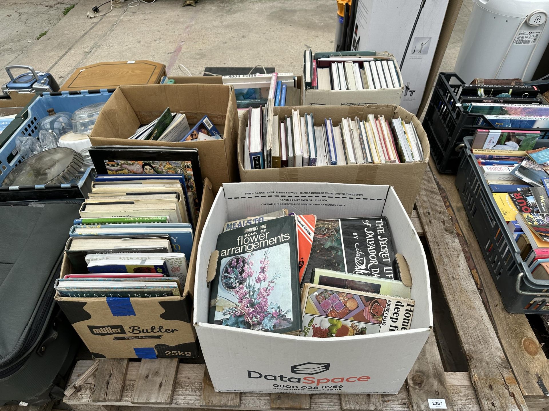 A LARGE ASSORTMENT OF VARIOUS BOOKS