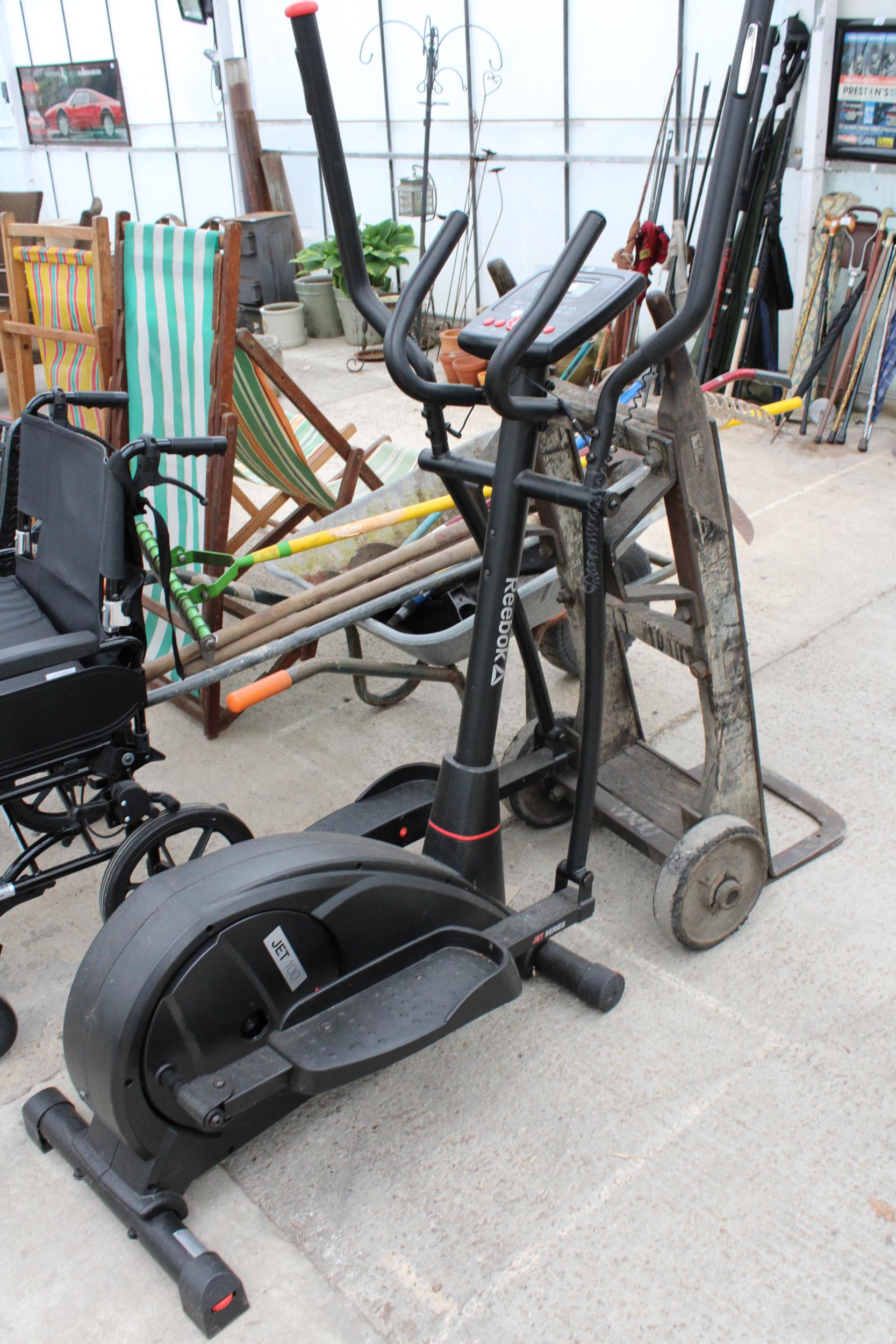 A REEBOK CROSS TRAINER EXERCISE MACHINE - Image 3 of 3