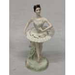 A COALPORT FIGURINE "DAME BERYL GREY" FROM THE ROYAL ACADEMY OF DANCING COLLECTION CELEBRATING THE