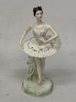 A COALPORT FIGURINE "DAME BERYL GREY" FROM THE ROYAL ACADEMY OF DANCING COLLECTION CELEBRATING THE