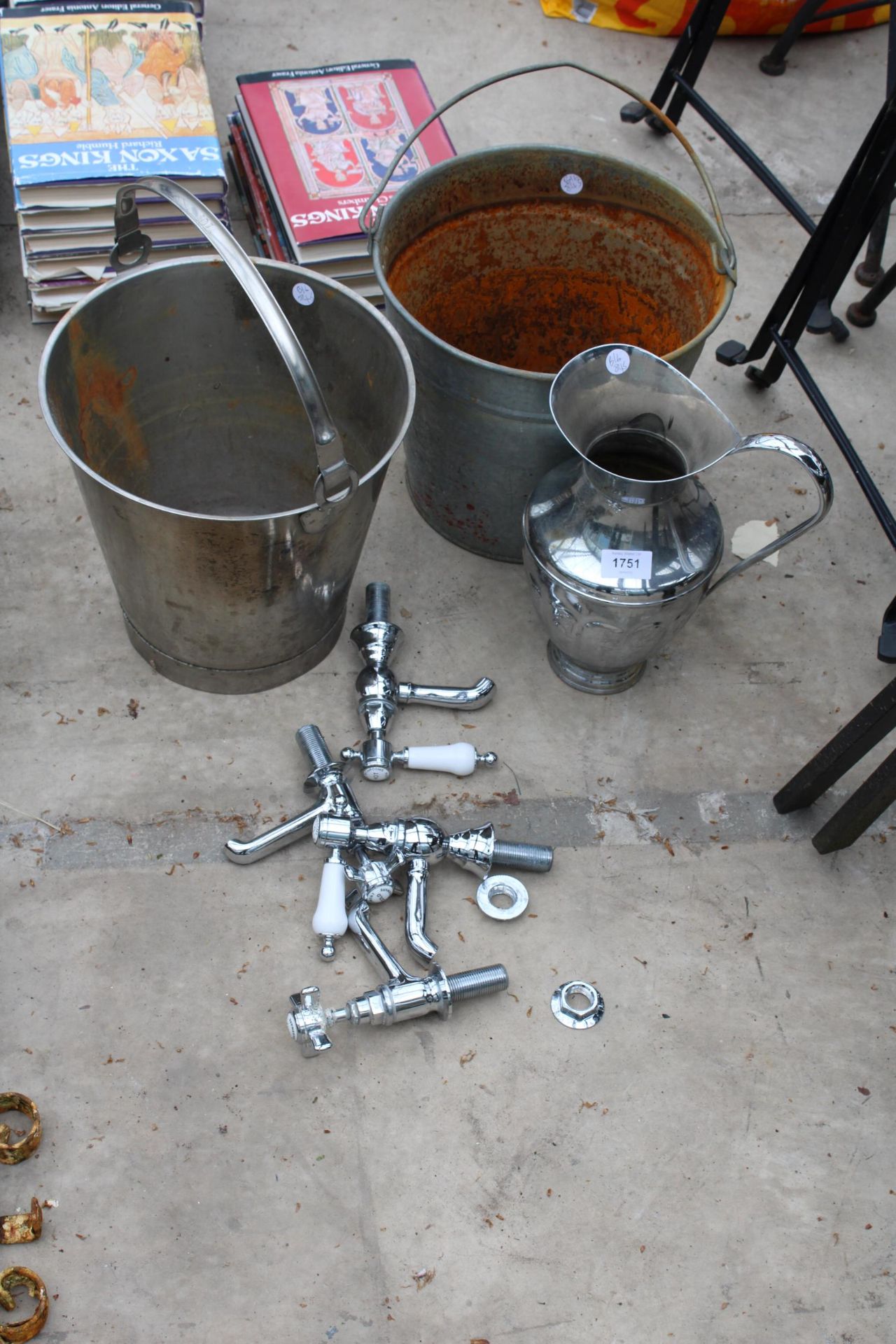 AN ASORTMENT OF ITEMS TO INCLUDE A STAINLESS STEEL BUCKET, A GALVANISED BUCKET AND BATHROOM TAPS ETC