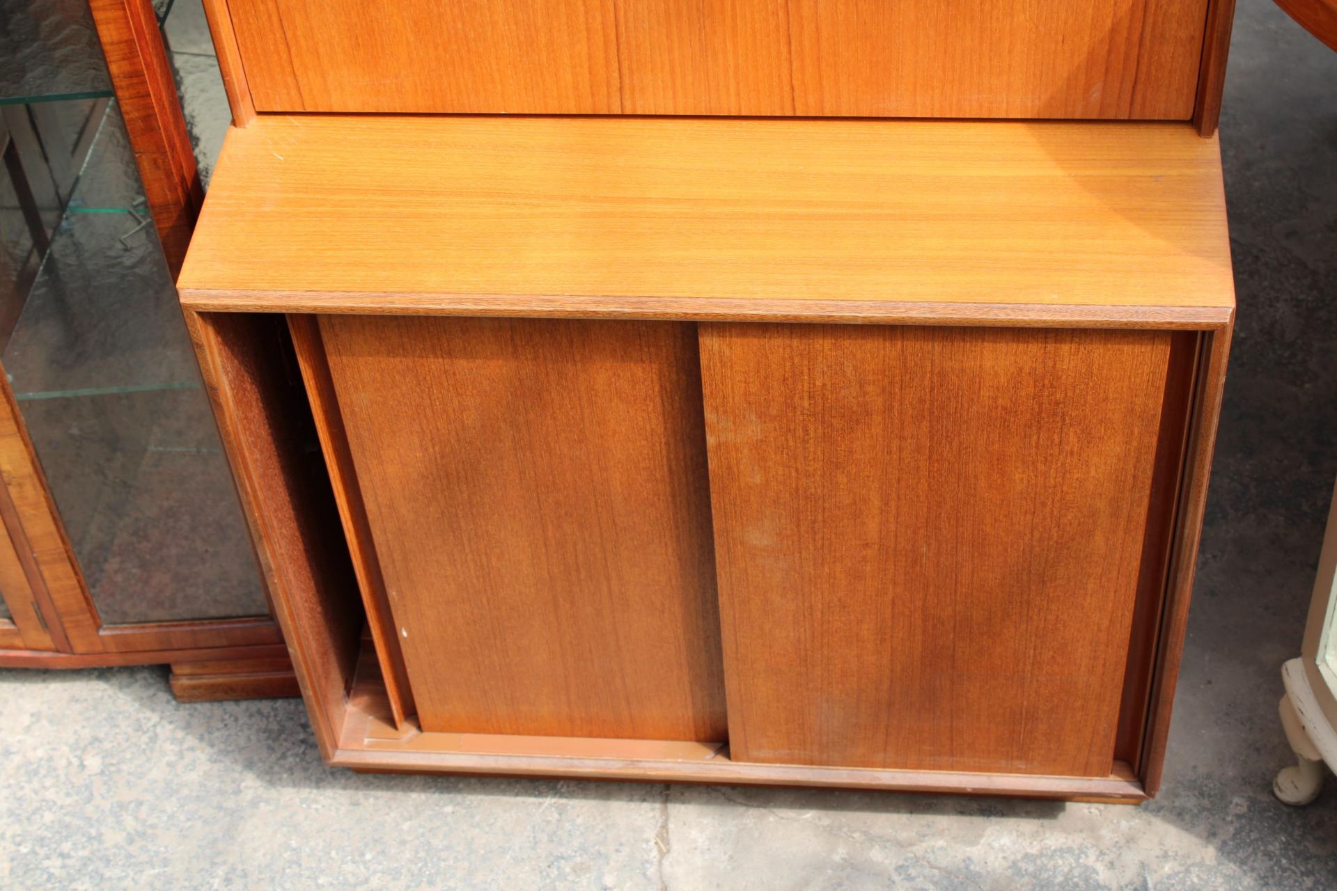 A RETRO TEAK G.PLAN BUREAU BOOKCASE WITH SLIDING DRAWERS TO BASE, 30" WIDE - Image 2 of 5