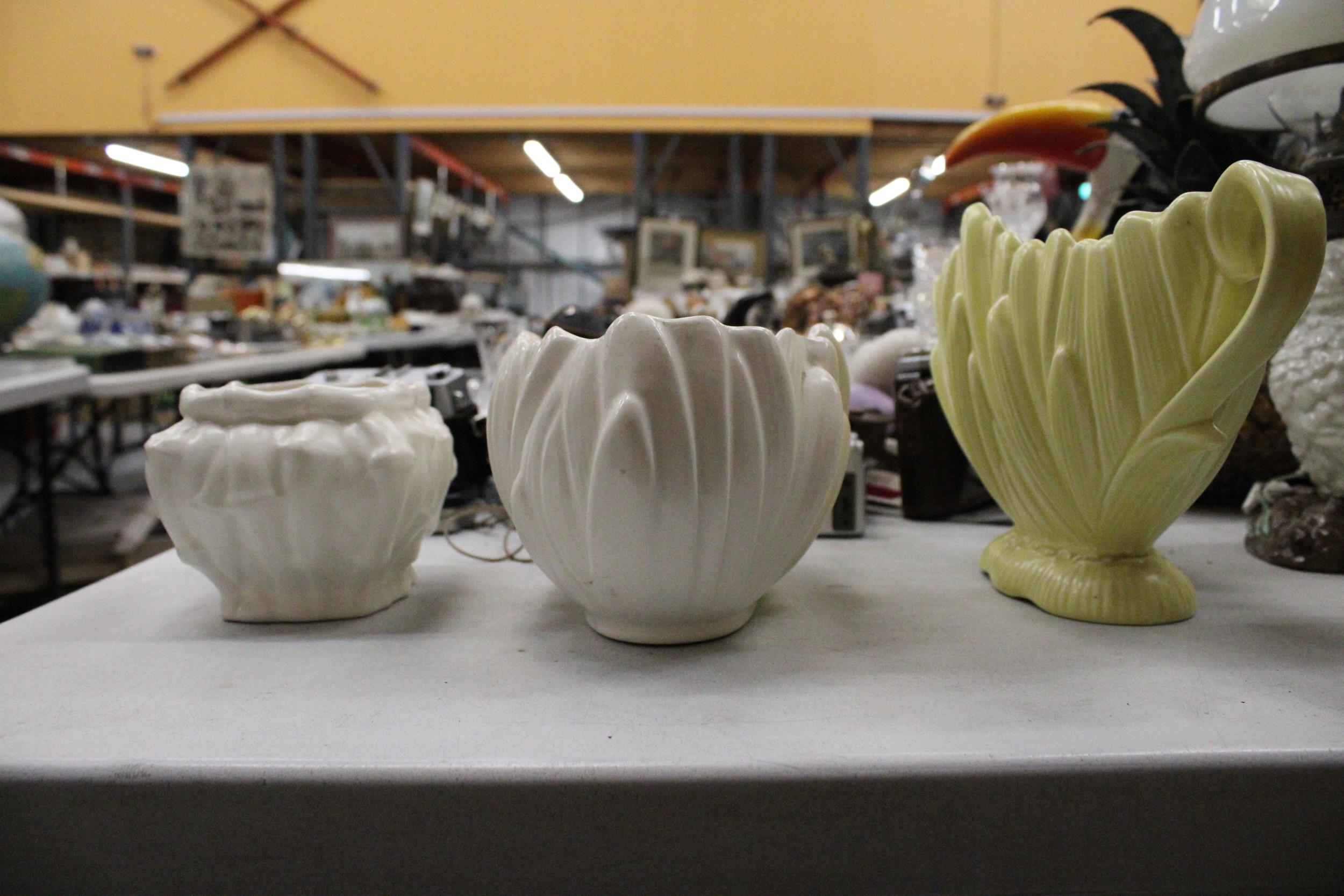 THREE VINTAGE SLYVAC PLANTERS TO INCLUDE PRIMROSE YELLOW - Image 5 of 6