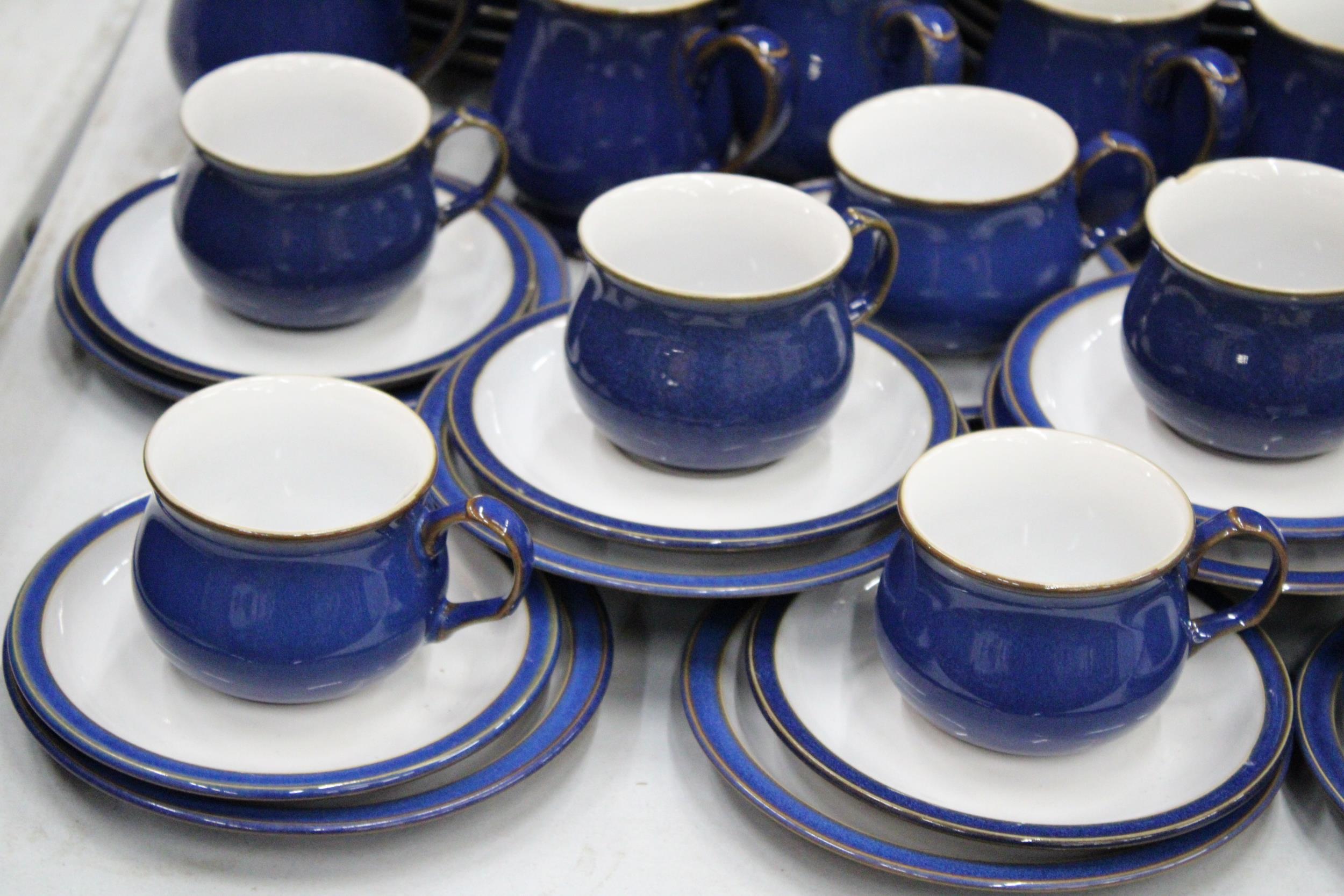 A DENBY COBALT BLUE DINNER SERVICE TO INCLUDE VARIOUS SIZES OF PLATES, BOWLS, A LARGE JUG, SUGAR - Image 2 of 5