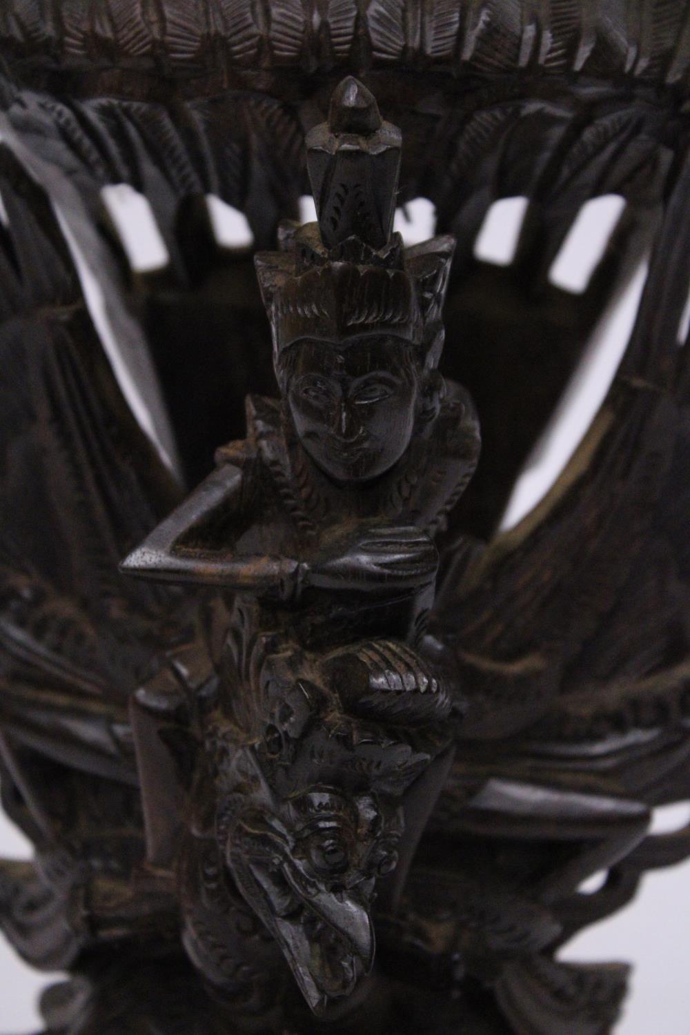A WOOD CARVING OF GARUDA WITH THE GOD VISHNU - 29 CM (H) - Image 5 of 6