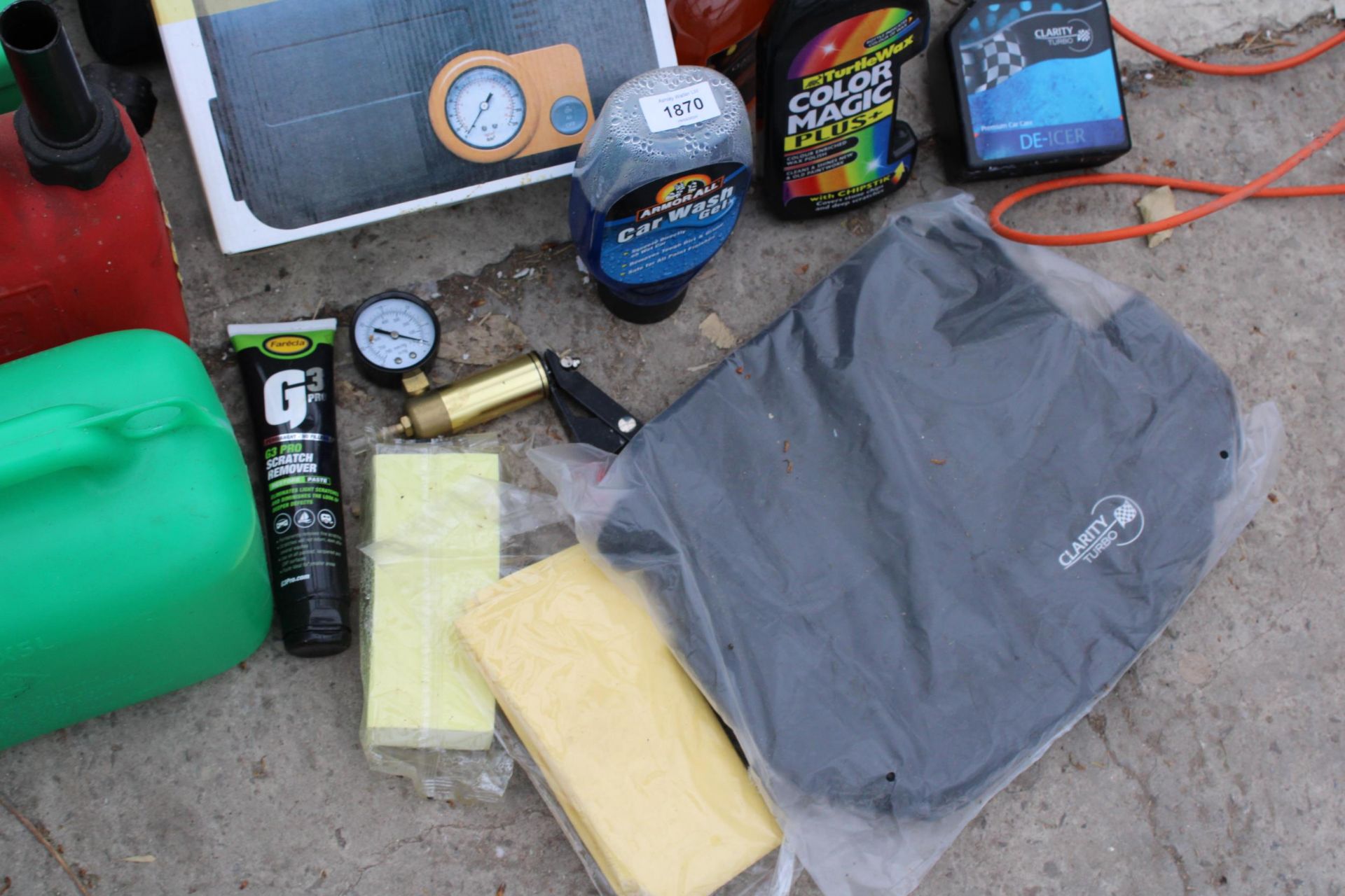 AN ASSORTMENT OF ITEMS TO INCLUDE A 12V COMPRESSOR, PETROL CANS AND CAR OILS ETC - Image 3 of 3