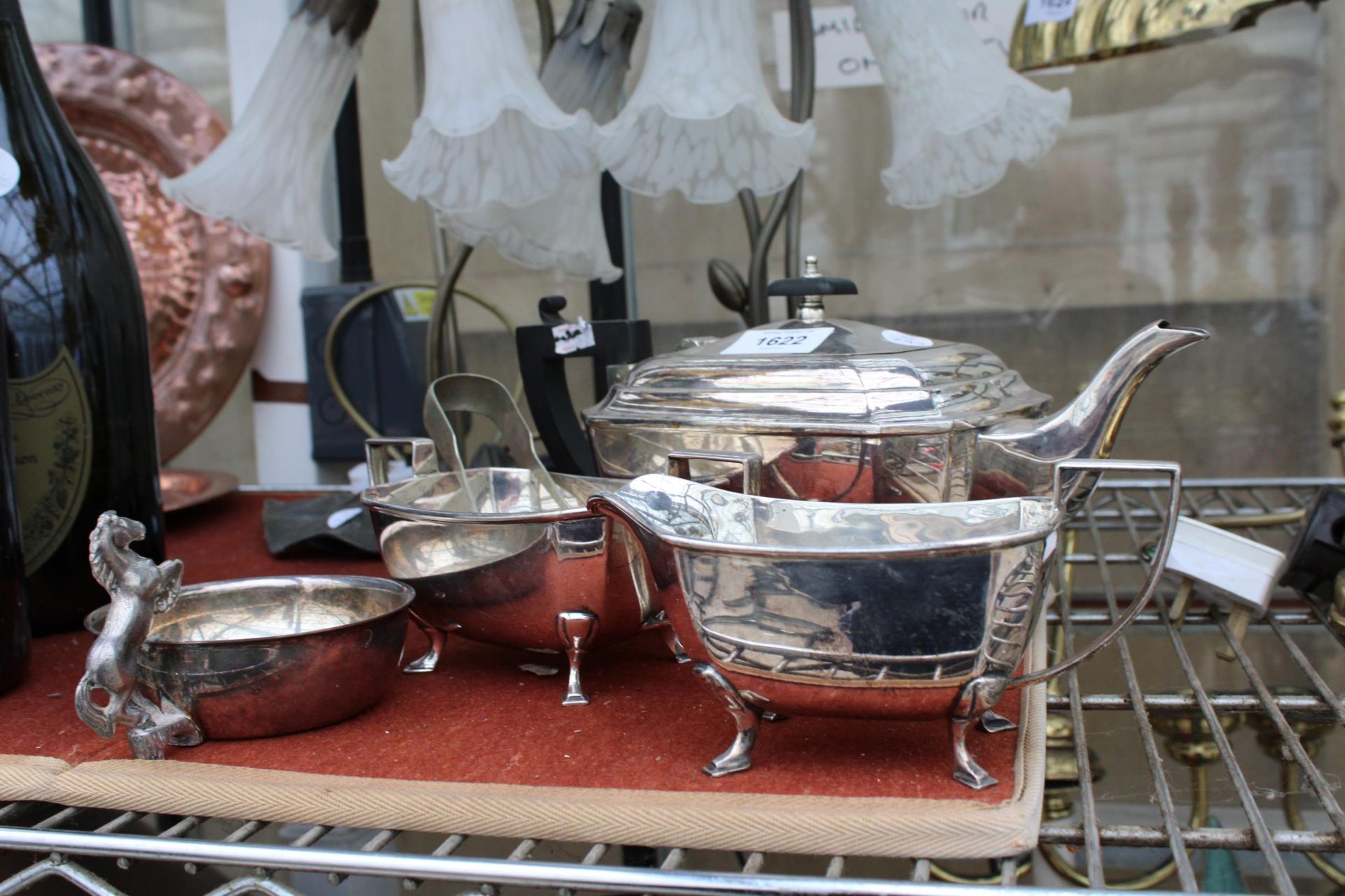 A SILVER PLATED TEASET COMPRISING OF A TEAPOT, SUGAR BOWL AND MILK JUG AND A FURTHER SILVER PLATE - Image 2 of 2