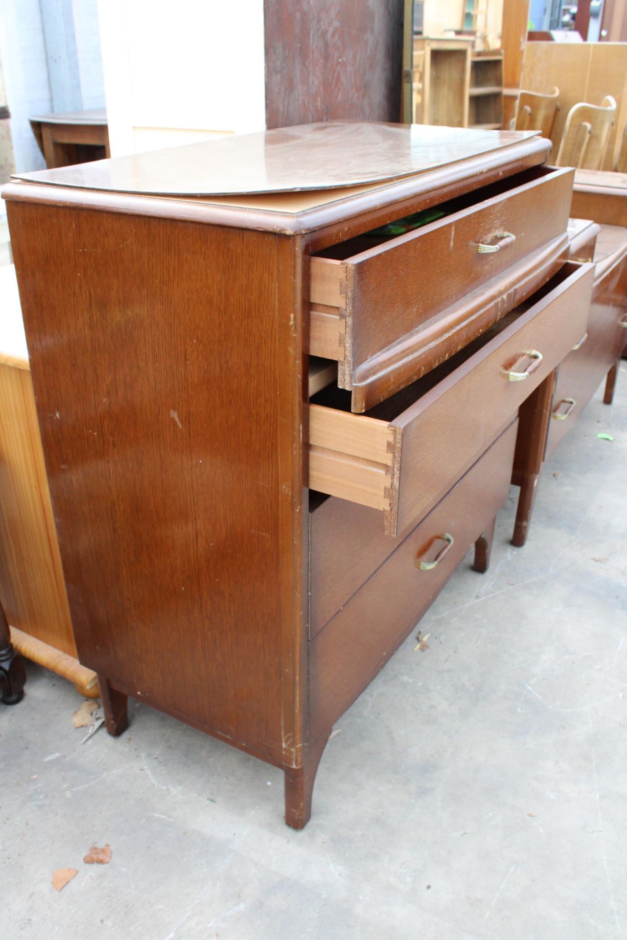 A RETRO LEBUS OAK CHEST OF FOUR DRAWERS, 31" WIDE, AND MATCHING DRESSING CHEST, 37" WIDE - Image 2 of 4