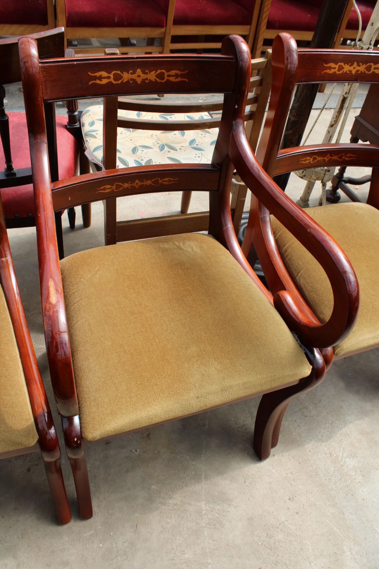 A SET OF SIX REGENCY STYLE DINING CHAIRS - Image 5 of 6